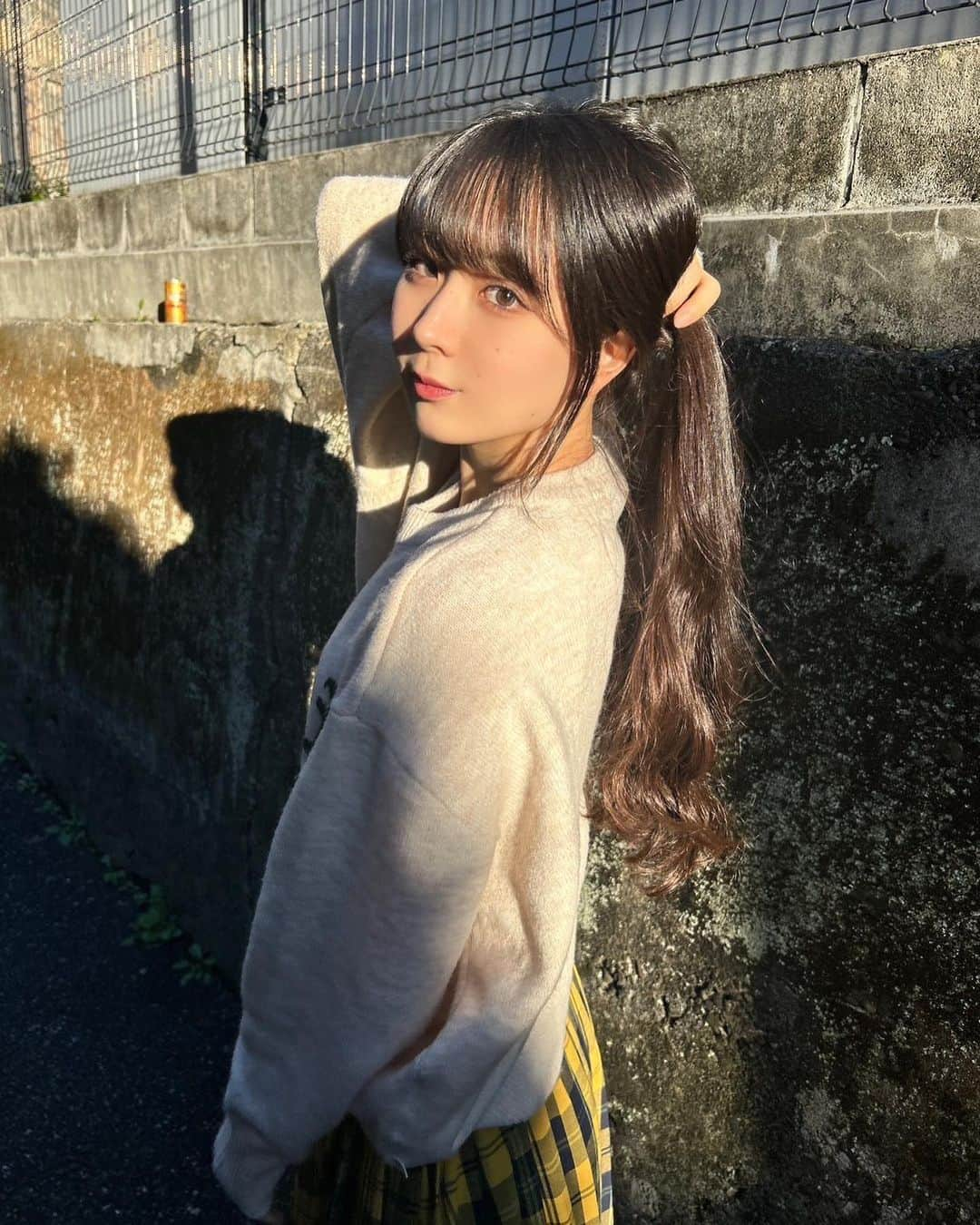 高田ももさんのインスタグラム写真 - (高田ももInstagram)「. 冬ですね . かしこ .」11月19日 22時33分 - momo_yubi