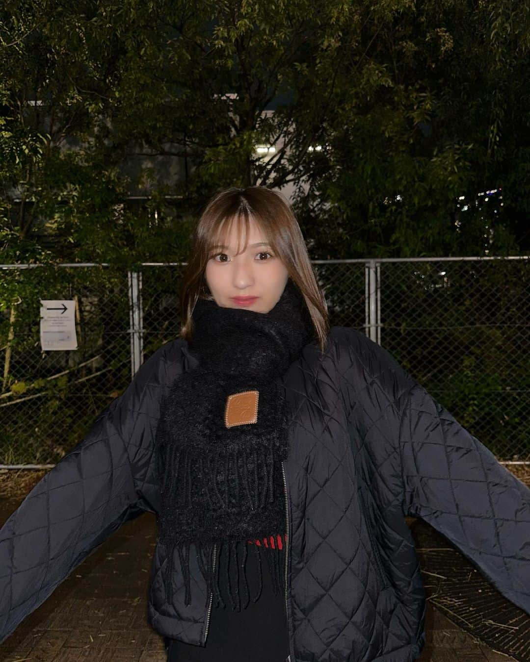 三田悠貴のインスタグラム：「右にスライドどうぞ💁‍♀️  夜のフラッシュ激盛れします📸 明日からまた一週間頑張ろうね🫠」