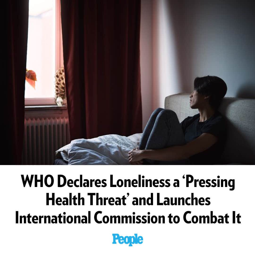 People Magazineのインスタグラム：「The World Health Organization (WHO) has declared loneliness to be a global issue and has launched an international commission to combat it.  Earlier this week, the WHO launched the Commission on Social Connection, which, according to a news release, aims "to address loneliness as a pressing health threat, promote social connection as a priority and accelerate the scaling up of solutions in countries of all incomes."  Read more in our bio link. | 📷: Getty」