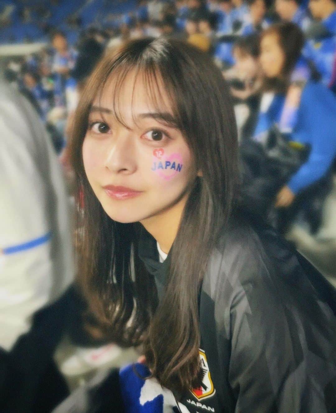 千葉祐夕のインスタグラム：「私のオフはサッカー尽くしの日々でとても幸せでした ‪‪⚽️  明日から切り替えて、年内残り僅か、頑張ります ‪‪☺︎‬ 皆様一緒に頑張りましょうね。  おやすみなさい！！！   #サッカー日本代表 #SAMURAIBLUE」