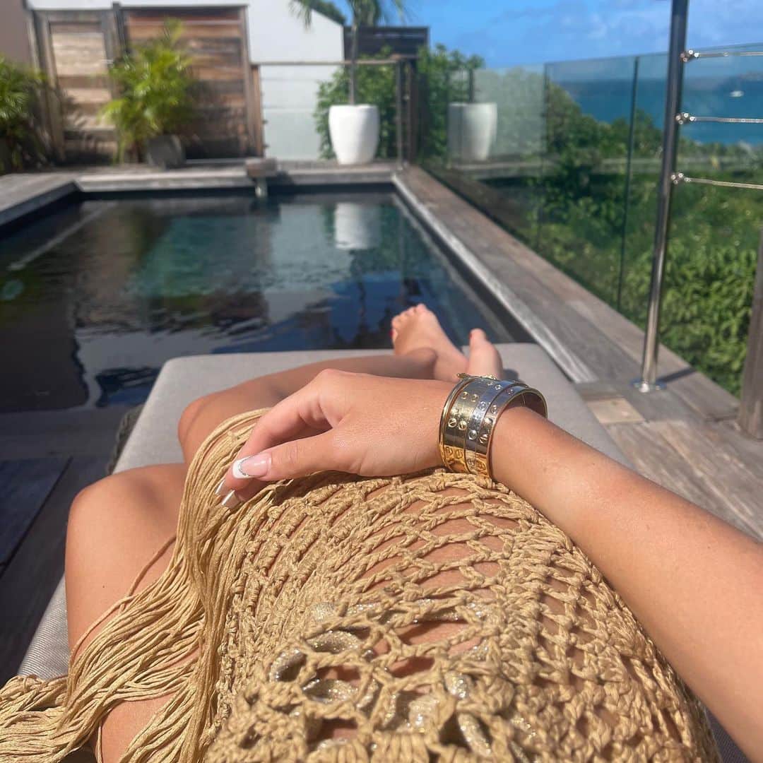 ステファニー・スコラーロのインスタグラム：「☀️」
