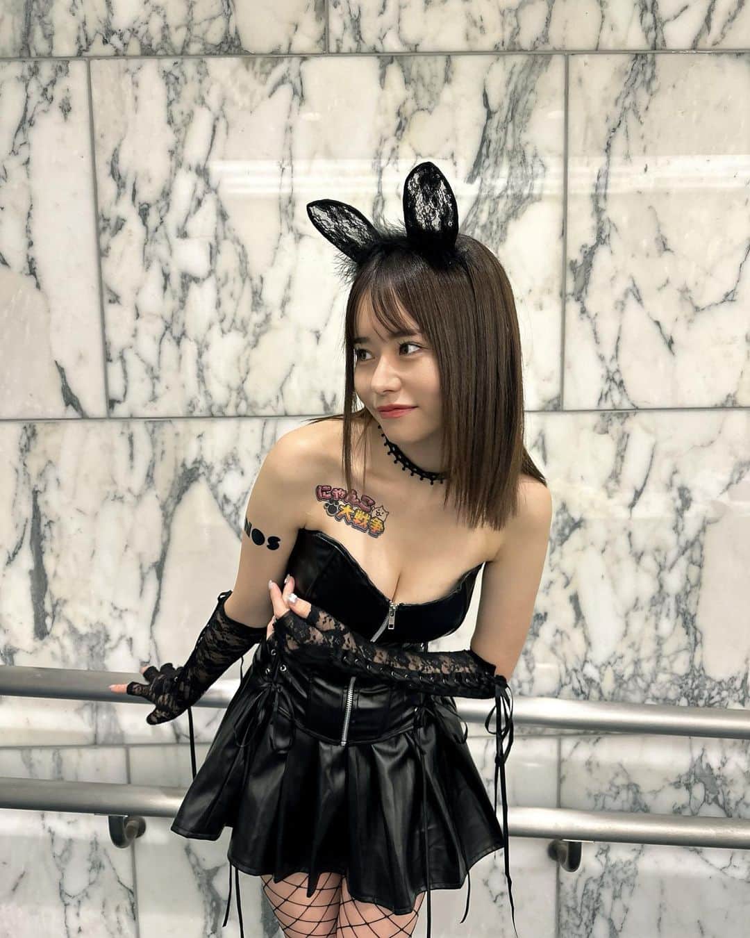 雛野ぽぽのインスタグラム：「にゃん🐈‍⬛  #FIGHTCLUB」