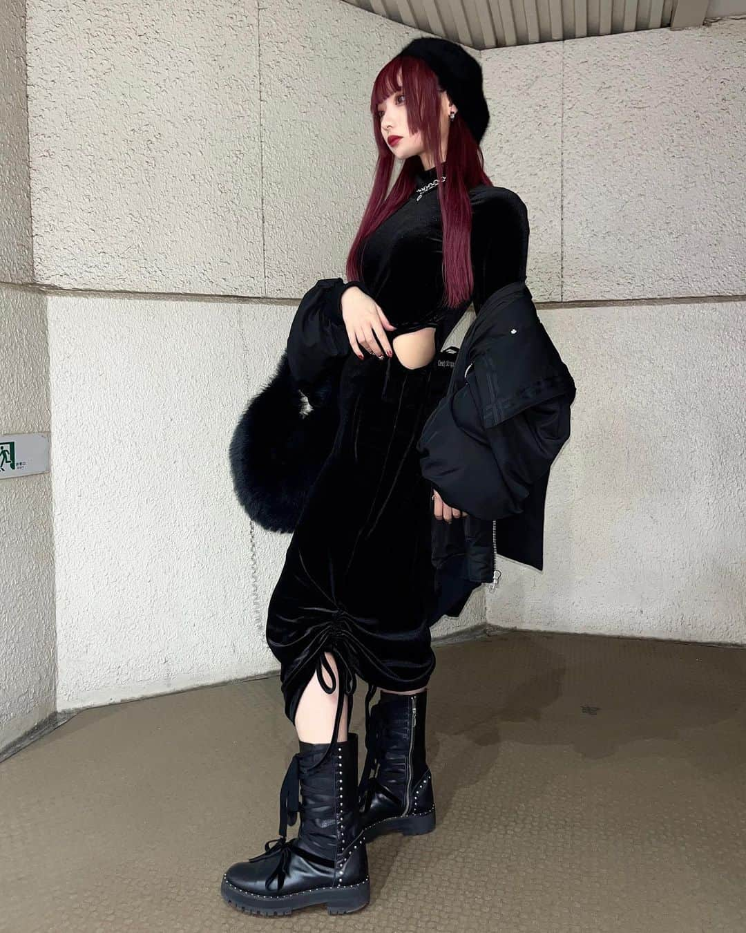 藍染カレンさんのインスタグラム写真 - (藍染カレンInstagram)「トモダチがつくった服をきました  おなかの横が🐹せくし~かわい~」11月19日 22時53分 - karen_aizome