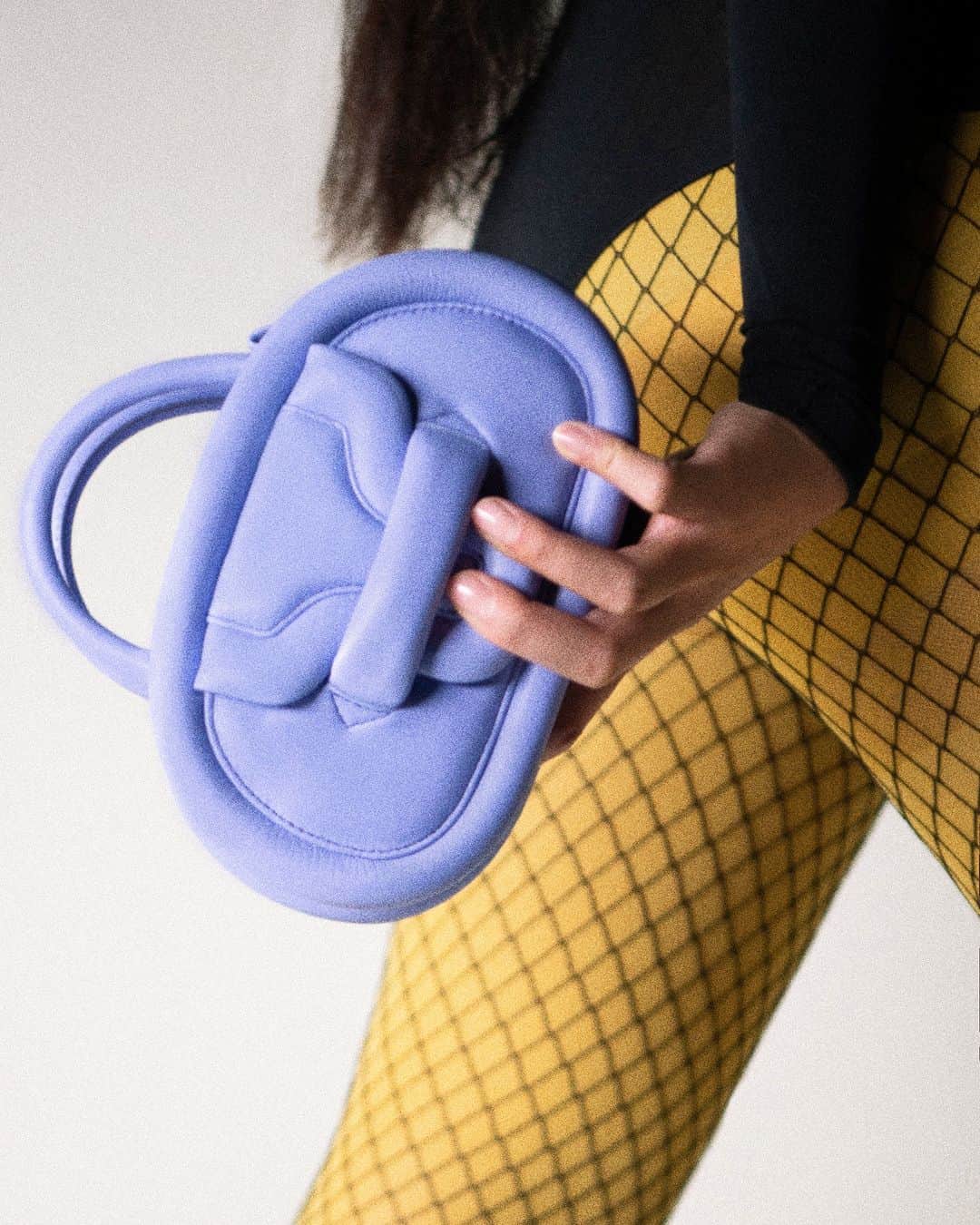 ピエール アルディのインスタグラム：「The Alpha Strike bag.  #PierreHardy #PierreHardyFW23」