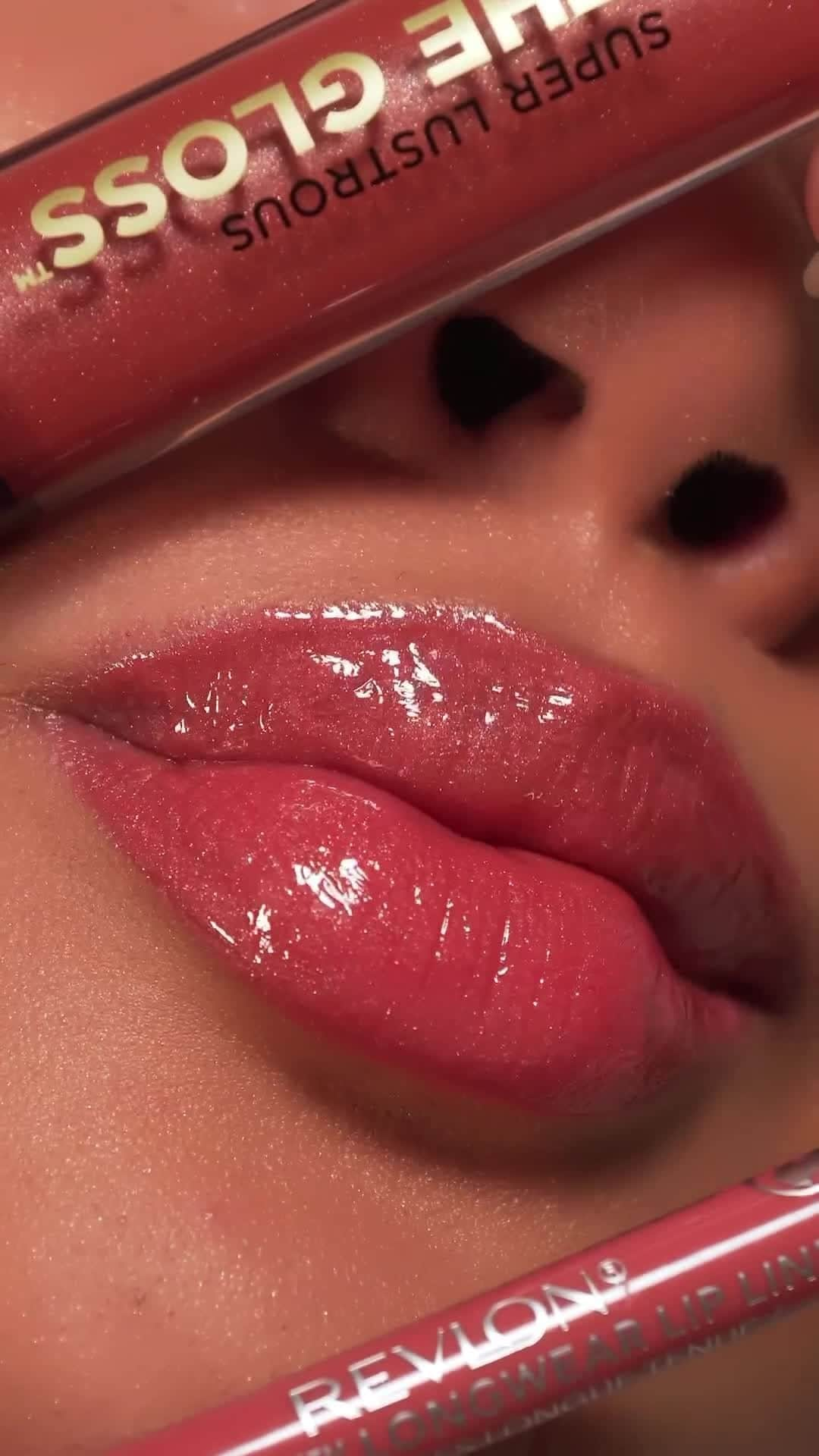 Revlonのインスタグラム：「Defined, glossy lips as seen on @cinesupreme   Step 1: Line lips with #ColorStay Longwear Lip Liner in Rose (655) Step 2: Swipe on #SuperLustrous The Gloss in Rosy Future (260)」