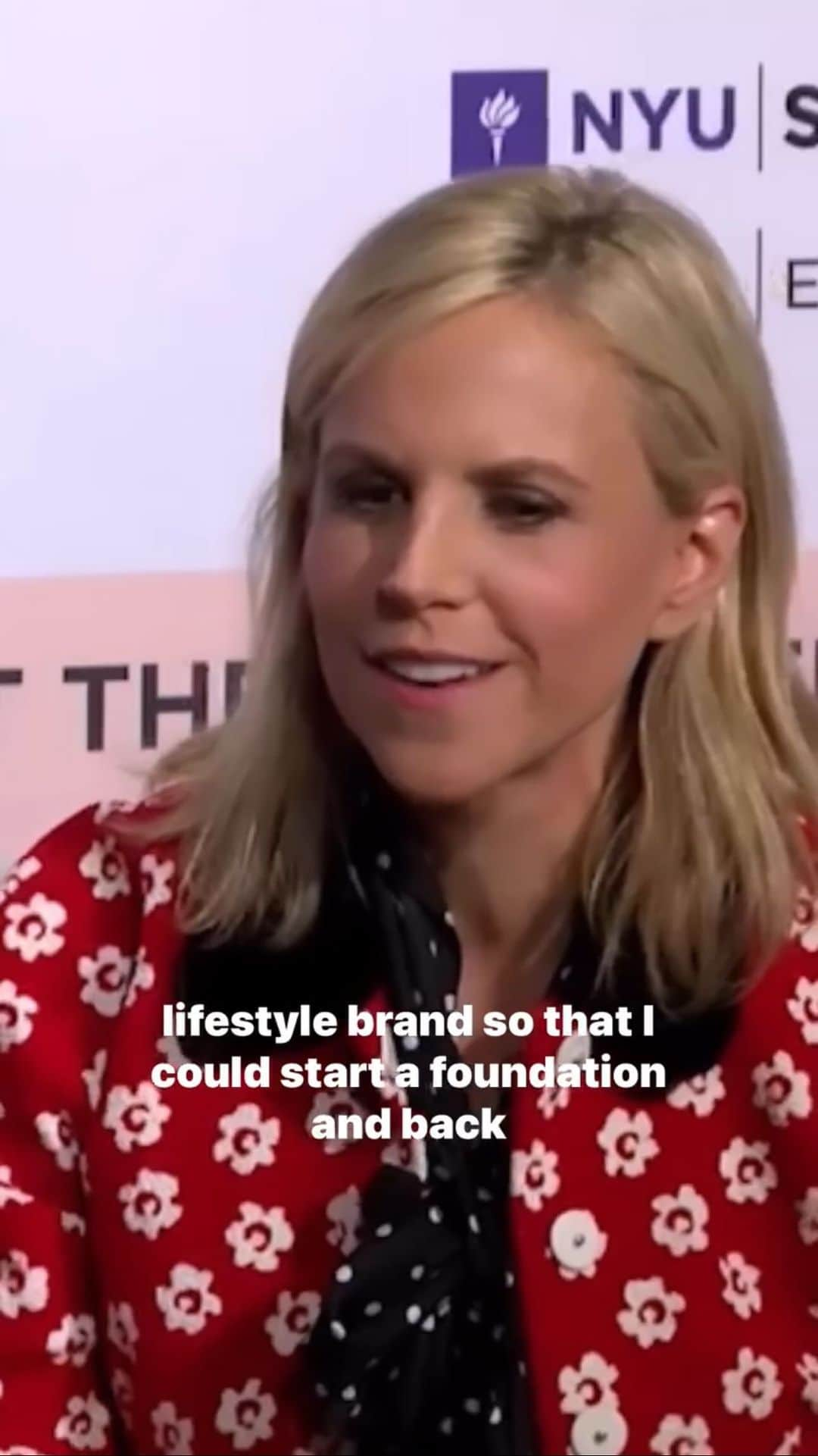 トリーバーチのインスタグラム：「When I started my company in 2004, empowering women wasn’t part of my business plan – it was my business plan. The @toryburchfoundation has supported thousands of founders with grants, low-interest loans, education and mentorship. Our community of women-owned businesses is inspiring.   Every purchase you make with @toryburch and @torysport supports the work we do at the Foundation. Lean more at the link in bio.   #WomensEntrepreneurshipDay」