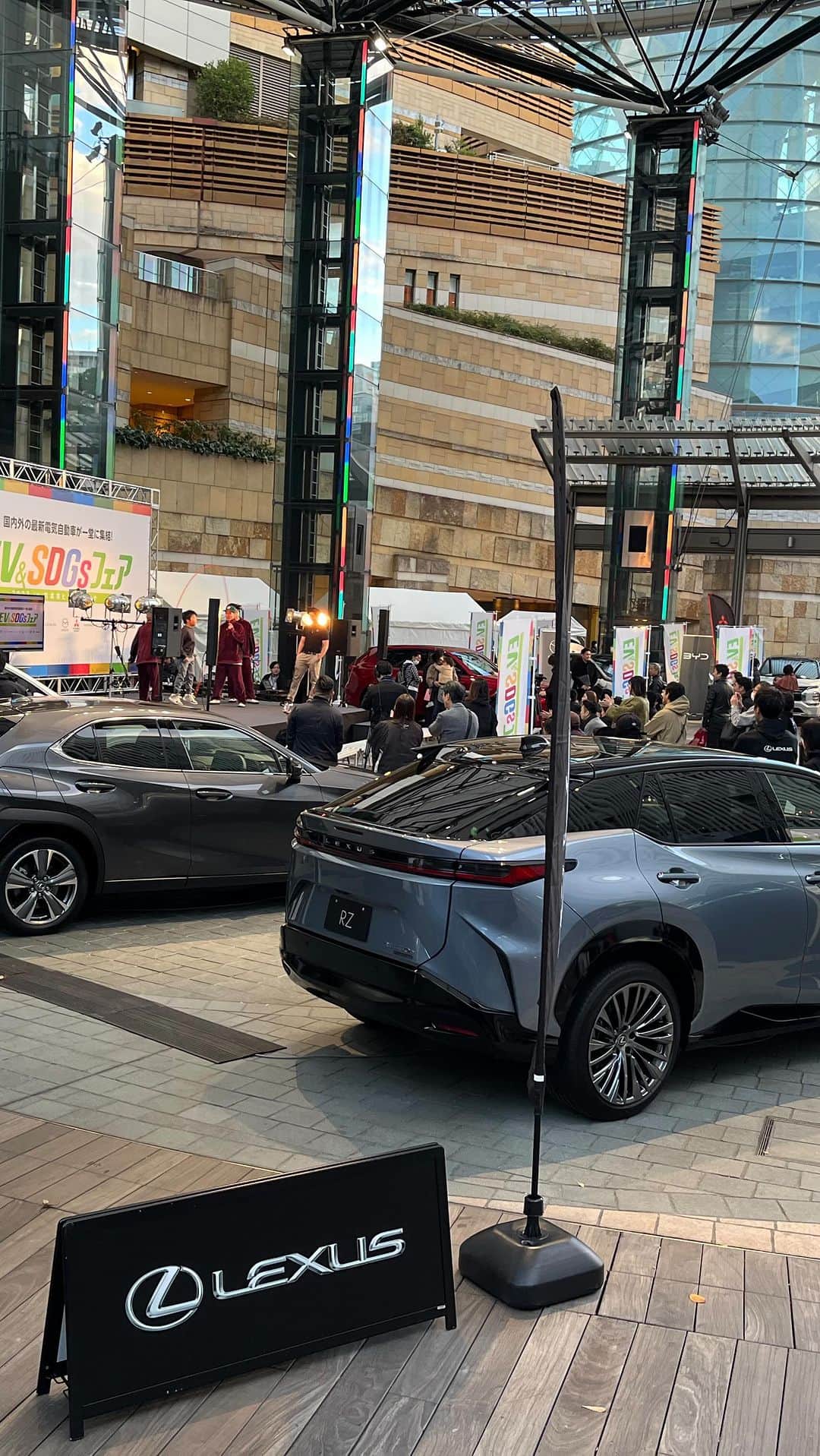 藤田琢己のインスタグラム：「六本木ヒルズアリーナで2日間 EV & SDGsフェアMCでした。」