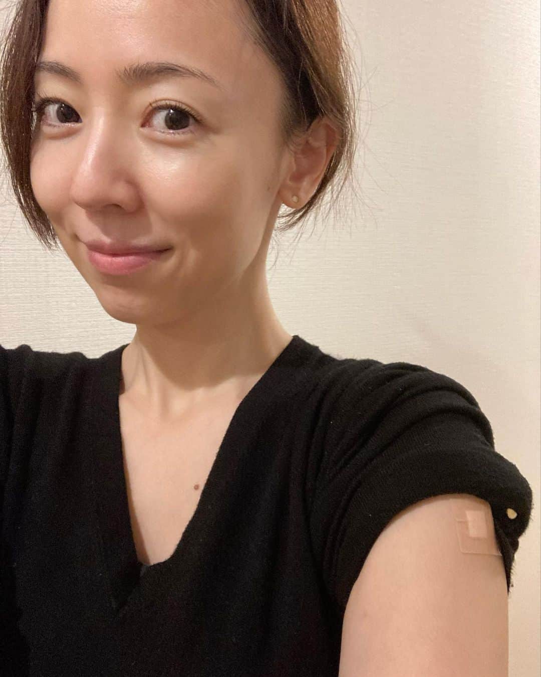 丸田佳奈のインスタグラム：「冬に備えて、 今年も予防接種しました。  #予防接種 #ワクチン #新型コロナ #インフルエンザ」