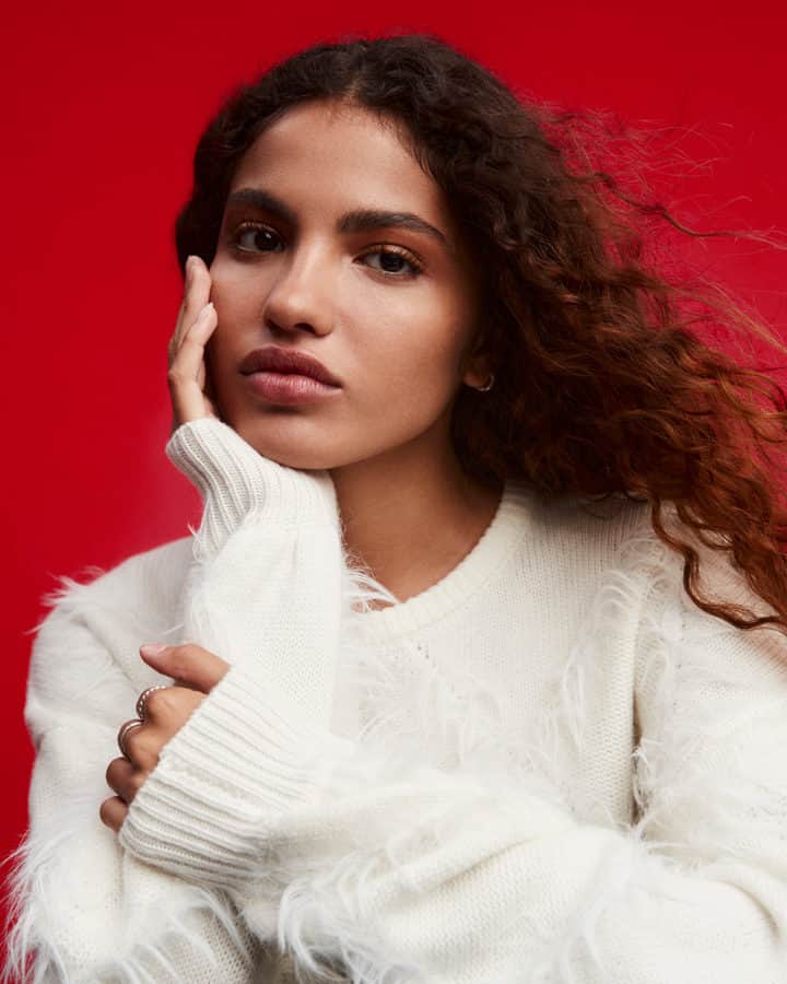 DKNYのインスタグラム：「The cozy holidays are here. Are you ready?  #DKNYFORALL」