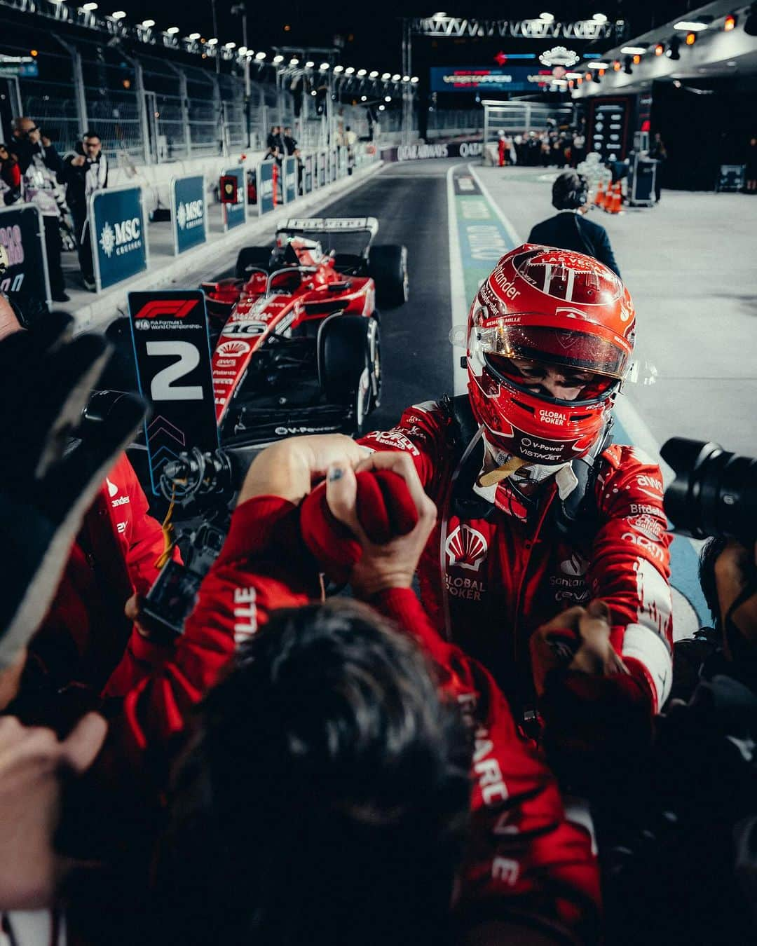 シャルル・ルクレールさんのインスタグラム写真 - (シャルル・ルクレールInstagram)「Disappointed to not get the win because of the safety car but the fights gave me the smileeee :)」11月19日 23時25分 - charles_leclerc