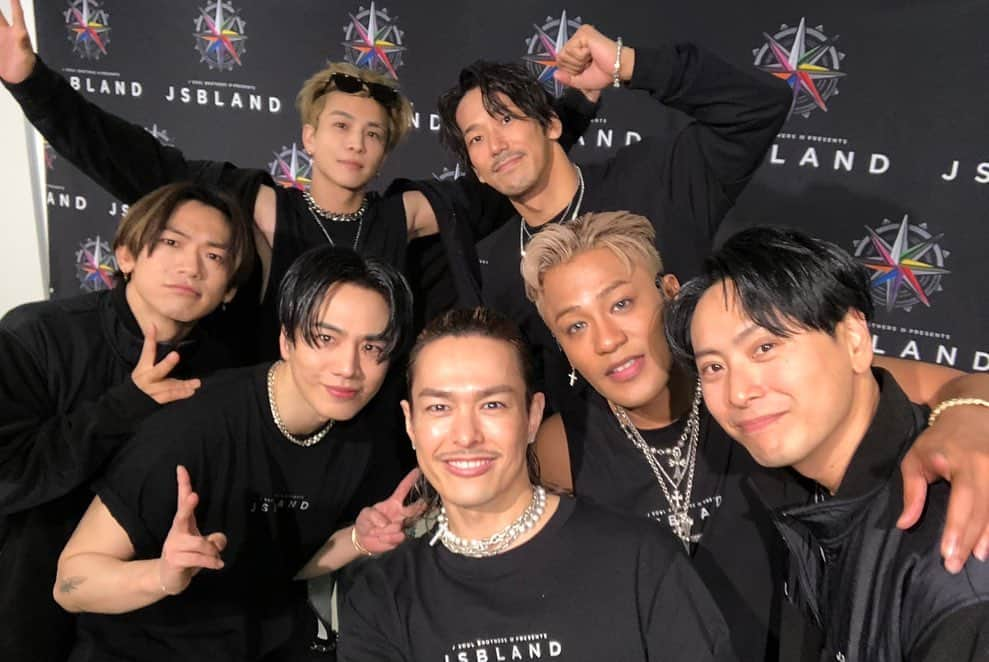 ELLYさんのインスタグラム写真 - (ELLYInstagram)「ありがとう 名古屋最高すぎた 次は東京ドーム 愛してるぞ 三代目最高 🫰🏽🌹 #三代目jsoulbrothers  #名古屋」11月19日 23時25分 - elly24soul