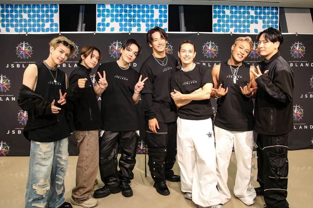 ELLYさんのインスタグラム写真 - (ELLYInstagram)「ありがとう 名古屋最高すぎた 次は東京ドーム 愛してるぞ 三代目最高 🫰🏽🌹 #三代目jsoulbrothers  #名古屋」11月19日 23時25分 - elly24soul