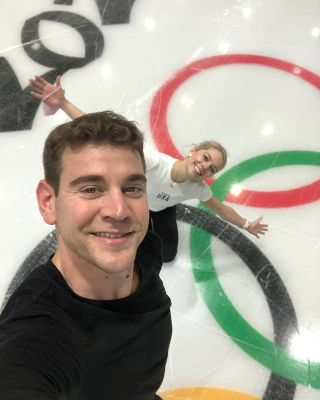 アレクサ・シメカのインスタグラム：「Happy Birthday to my awesome skating partner, @brandon_f1992 !!!!! Every year you end up skating on your birthday and here we are in Nashville skating for a great cause!  We live in different states now and don’t skate together, but our friendship is still something I look forward to everyday. I hope this year is full of NEW accomplishments and happiness. Happy Birthday Brandon!」