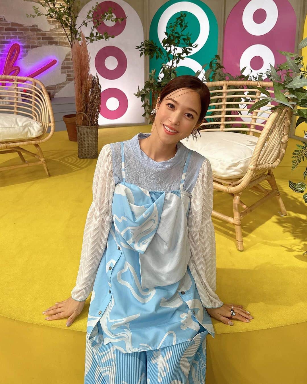 のインスタグラム：「. ドーナツトーク、TBS系にて放送です✨ (野球中継のため遅れて24:40～のスタートです！)  ゲストはスピードワゴンの井戸田さん🍩  ぜひご覧下さい！！  #ドーナツトーク」