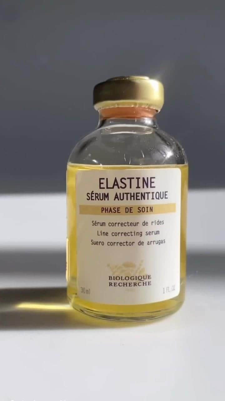 biologique_recherche_bakuのインスタグラム：「Serum Elastine ✨✨✨  Сыворотка с эластином, разработанная как мощное средство против морщин, стимулирует синтез эластина, белка, отвечающего за эластичность кожной ткани.   Это помогает сгладить появление тонких линий и морщин и предотвратить образование новых.  Кожа заметно разглаживается и подтягивается.   #biologique_recherche #biologiquerecherche #skincare #buildingbetterskin #followyourskininstant #serum #skincare #frenchskincare」