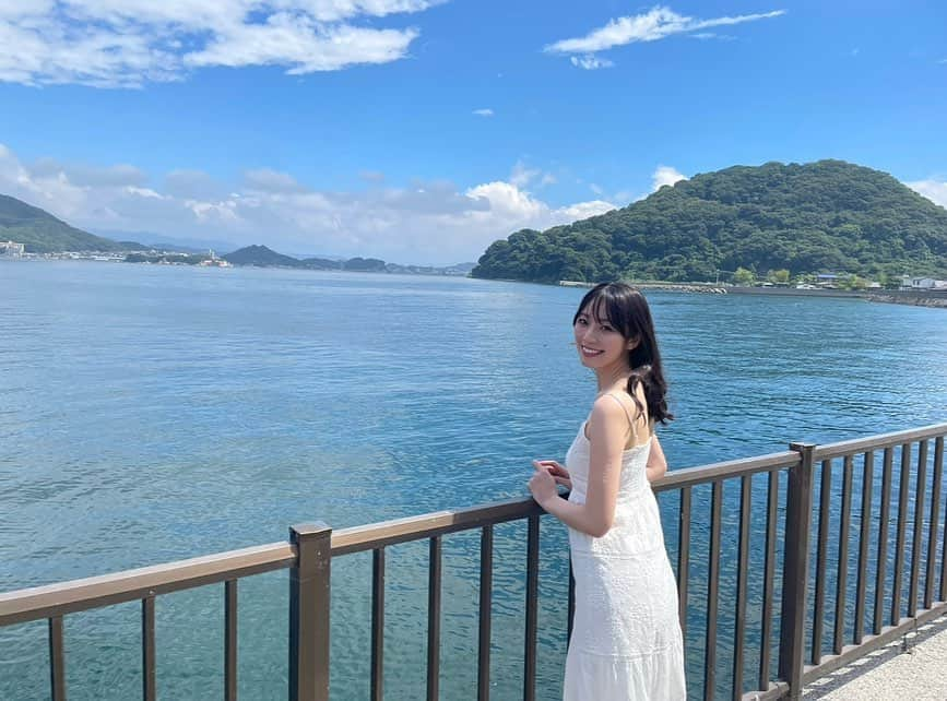 松井咲子さんのインスタグラム写真 - (松井咲子Instagram)「写真集オフショットです〜！興居島！良い景色！  ˗ˏˋ お知らせ ˎˊ˗ HMVエソラ池袋にて発売記念イベントが決まりました！  2024年1月14日(日) 東京-HMVエソラ池袋 イベントスペース 11:30/12:30/13:30  絶賛受付中です！初のお渡し会！ お待ちしております♡  #松井咲子写真集 #妄想椿 #12月25日発売 #オフショット」11月19日 23時57分 - sakiko___official