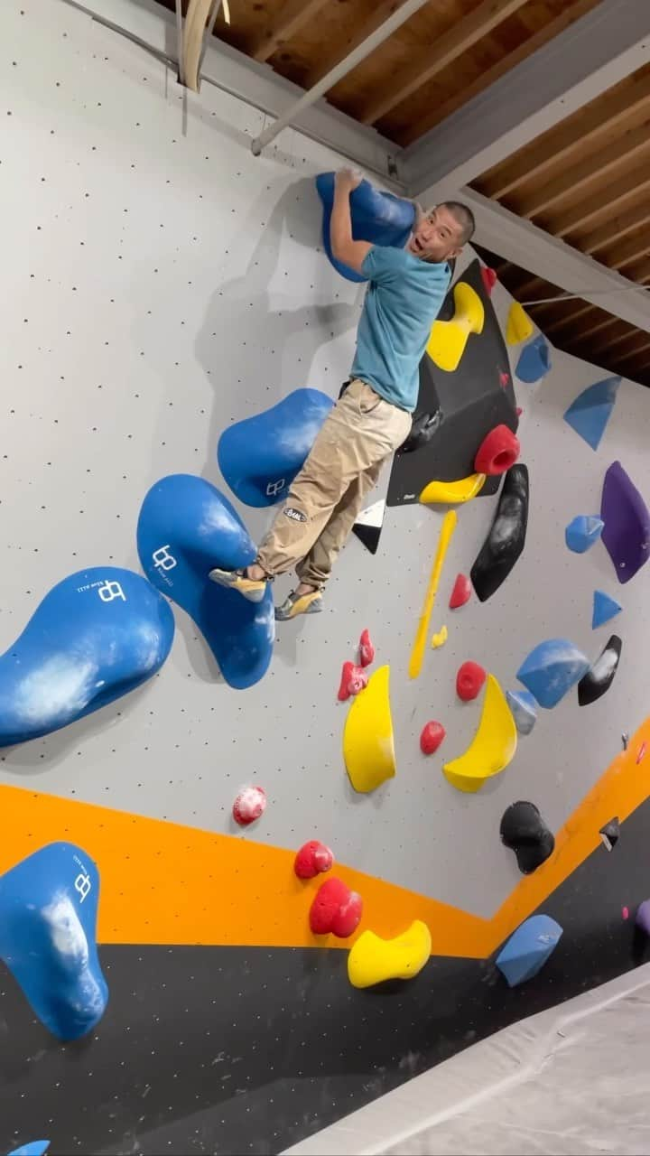 平山ユージのインスタグラム：「One of the boulder problem which I set @basecamp_kinshicho 😆😆🎶🎶 Let’s enjoy guys and hoping to see you on Thursday 23rd November at Opening 🎶🎶🙌🙌  Wall:Arch Rock?! Grade: V8/1D Holds: @bluepillclimbing  Set : by myself  #neverstopexploring #tnfathletes #tnfjp #ザノースフェイス #錦糸町 #住吉 #bouldering #スポーツクライミング　#ボルダリング　#下町　#東京スカイツリー #renewalopen #ベースキャンプ錦糸町  @thenorthfacejp  @beal.official  @carbongrip  @climbskinspain   @basecamp_onlineshop  @basecamp_import  @basecamp_mgmt  @basecamp_shinbashi  @basecamp_tedogawabashi  @basecamp_kinshicho @basecamp_shinjuku  @basecamp_higashimurayama  @basecamp_hanno  @basecamp_iruma @onebouldering  @thenorthfacecup」