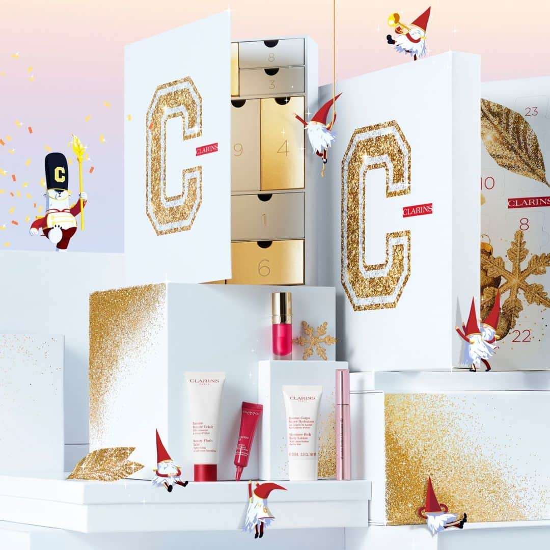 Clarins Franceさんのインスタグラム写真 - (Clarins FranceInstagram)「Offrez-vous le meilleur de la beauté avec l’un de nos calendriers de l’Avent 🎄⁣ ⁣ À l’intérieur, une sélection de nos incontournables soin et make-up dans un format 12 cases ou 24 cases pour découvrir tous nos secrets de beauté !⁣ ⁣ Qui dit oui à un peu de féérie de Noël dès le 1er décembre ? 💫⁣ ⁣ #Clarins #CalendrierDeLavent #Noel2023 #Noel⁣」11月20日 0時08分 - clarinsfr