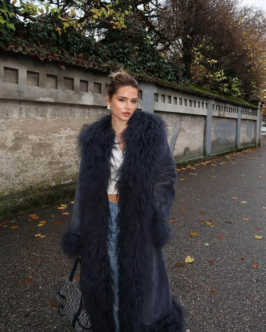 のインスタグラム：「fluffy me @charlottesimone 🩵/anzeige」
