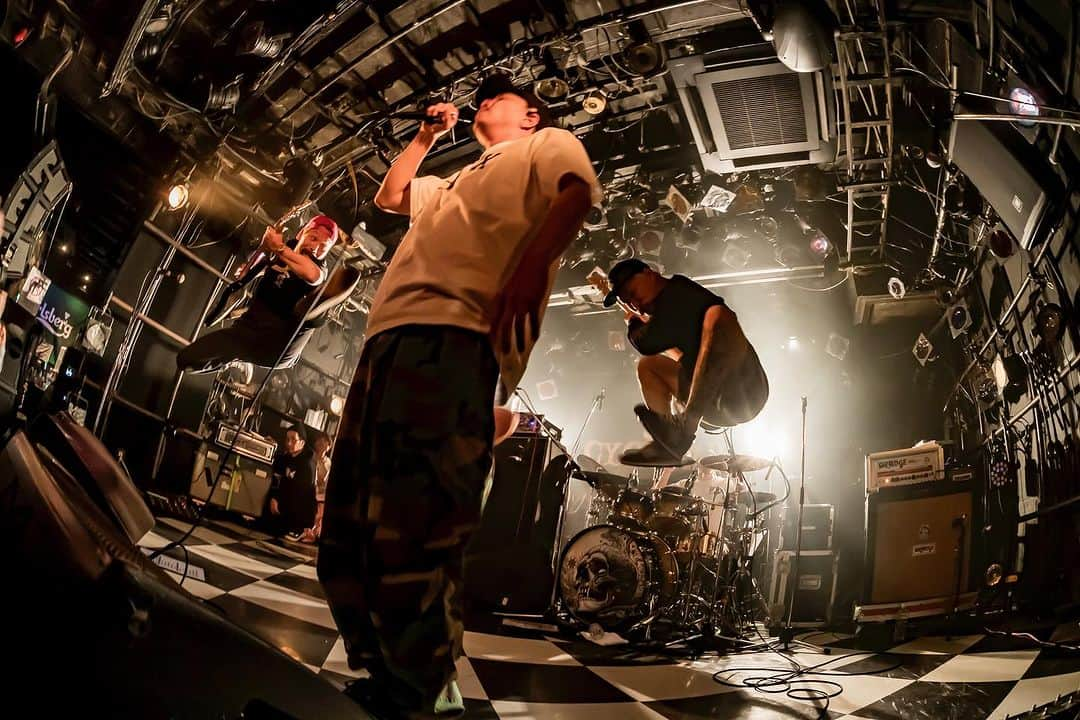 SHADOWSさんのインスタグラム写真 - (SHADOWSInstagram)「FIRE ON FIRE PRESENTS『ON FIRE vol.2』SHIBUYA CYCLONEありがとうございました！  来週は、 11/25 UNMASK aLIVE pre. ONE & ONLY FESTIVAL 2023大阪赤レンガ倉庫 11/26 START FROM END Vol.2 新宿アンチノック  📸@Takashi_Konuma」11月20日 0時08分 - shadows_japan