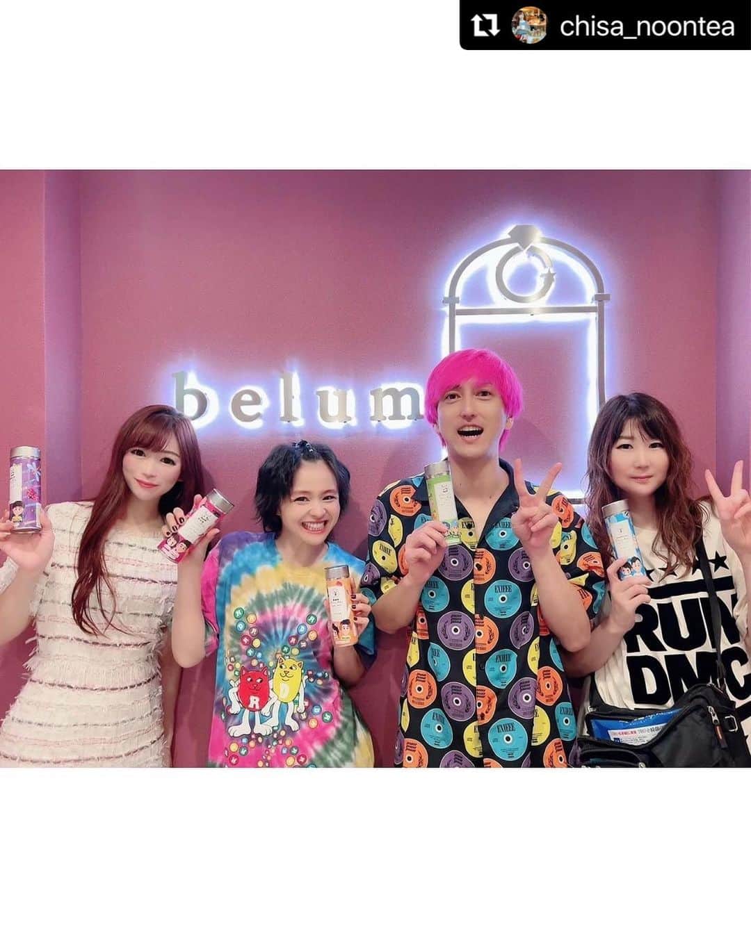 misoNosukeさんのインスタグラム写真 - (misoNosukeInstagram)「. . 京都店＆大阪店 両方に来店して下さり  チラシを制作して宣伝して下さったり いつも有り難うございます♡  ↓  #Repost @chisa_noontea with @use.repost  大好きなmisonoさんと🤍 misonoさんプロデュースのエステサロン 「美來夢」大阪店にてお買い物🌼 ⁡ 𓂃𓈒𓂂𓏸◌𓏸𓂂𓈒𓂃𓈒𓂂𓏸◌𓏸𓂂𓈒𓂃𓈒𓂂𓏸◌𓏸𓂂𓈒𓂃 ⁡ 私がいつも飲んでいる misoNosukeさんのチャリティーグッズ🫖🎶 美味しくて支援まで出来るので本当におすすめです💎  beauty blend teaの「芯身美茶」と 感動創造社「スフレの恩返し」の コラボによって作られたお茶で🍵 ⁡ 売り上げの一部が動物愛護団体 子ども食堂や子ども宅食 福祉の施設に寄付されます✨ ⁡ 𓂃𓈒𓂂𓏸◌𓏸𓂂𓈒𓂃𓈒𓂂𓏸◌𓏸𓂂𓈒𓂃𓈒𓂂𓏸◌𓏸𓂂𓈒𓂃 ⁡ ✎𓂃𓈒𓂂 チャリtea 𓂂𓈒𓂃 ⁡ ❤️鉄観音茶×人参烏龍茶 🧡キンモクセイ×台湾烏龍茶 💙東方美人茶×プーアル茶 💚モリンガ×グリーンマテ 　　×ダンデライオン×バジル 💜バタフライピー×レモンバーベナ 　　×レモングラス×ステビア  全５種類💛各2,200𝑦𝑒𝑛 YUMEMIRAIのweb Shopでも購入できます🎶  @nosukedrummer @tsukaneko222 @beautytea_official @tomiko_matsuba  ⁡ 𓂃𓈒𓂂𓏸◌𓏸𓂂𓈒𓂃𓈒𓂂𓏸◌𓏸𓂂𓈒𓂃𓈒𓂂𓏸◌𓏸𓂂𓈒𓂃 ⁡ 🧖🏻‍♀️ 美來夢（大阪店） 📍 大阪府大阪市北区堂島2丁目2-33  5F  🚃 「北新地」駅 … 徒歩3分 📞 080-3038-8514 🕰️ 11:00〜20:00  @belum_salon @yumemirai_skincare @chainon_sakaguchi @belum_estheticsalon  ⁡ 𓂃𓈒𓂂𓏸◌𓏸𓂂𓈒𓂃𓈒𓂂𓏸◌𓏸𓂂𓈒𓂃𓈒𓂂𓏸◌𓏸𓂂𓈒𓂃 ⁡ #misono #misonosuke #misoの会 #nosuke #芯身美茶 #スフレの恩返し #チャリティーグッズ #YUMEMIRAI #美來夢 #大阪 #エステサロン #芸能人御用達 #チャリtea #保護犬猫 #フレーバーティー #京都スイーツ #teatime」11月20日 0時16分 - misono_koda_official