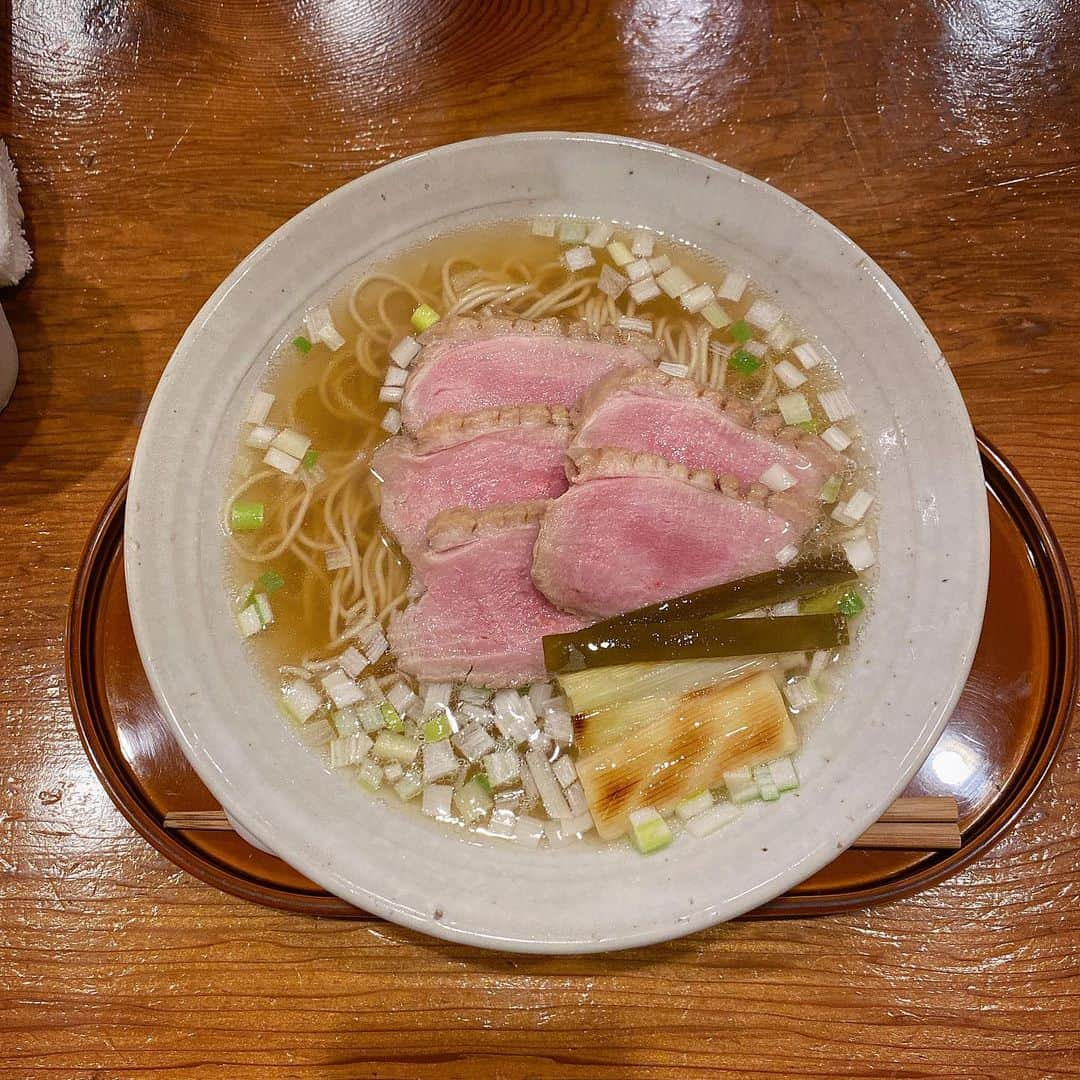 小峰みこさんのインスタグラム写真 - (小峰みこInstagram)「11月のオフに食べた麺🍜 . 大塚 みや穂🆕 特製/和soba . 俺の創作らぁめん 極や🆕 海老ポタらぁめん 味玉トッピング . AFURI 辛紅 柚子白醤油らーめん🆕 味玉、パクチー増し . 寒くなるとラーメン食べたくなりますね☺️ どのお店もおいしかった！ 載せたお店とは別に一件ハズレのお店で食べてしまって 少し後悔…やはり食べログなどでの事前調査は大切だと 改めて思ったよ！ 最低限の体型管理はしてるから、無駄なもの食べたくないの😗笑 . #みこ麺活 . . . . . . . . . . #ラーメン #大塚 #上野広小路 #新宿 #駅近グルメ #駅近ラーメン #ラーメン食べ歩き #ラーメンインスタグラム #麺活女子 #食欲の秋 #煮卵トッピング #みや穂 #大塚みや穂 #特製和soba #俺の創作らぁめん極や  #海老ポタらぁめん #afuri辛紅 #柚子白醤油らーめん #パクチー増し #辛さなし #卓上辛味で味変」11月20日 0時30分 - mico_19911201