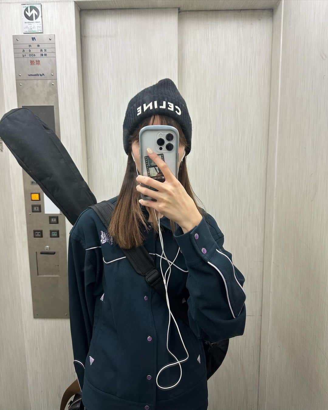 松平璃子さんのインスタグラム写真 - (松平璃子Instagram)「archive  有線のイヤホンがやっぱり大好きだしLIVEで聴く曲は生物で堪らないしneedle毎日着ちゃうしスクリーンで見る映画が1番好き。好きな人達に囲まれてハッピーです。」11月20日 0時50分 - riko_matsudaira_official
