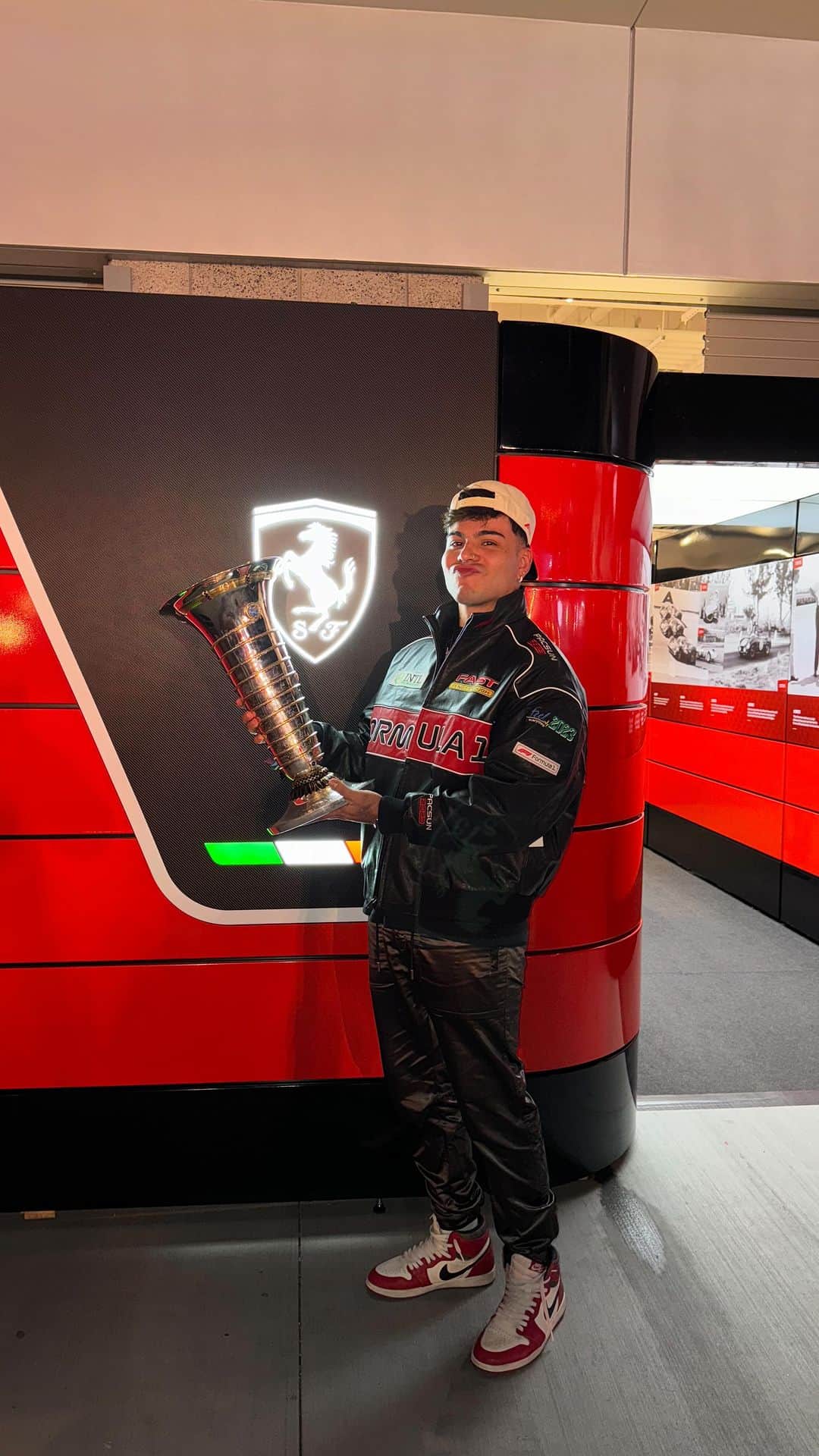 Sebastián Villalobosのインスタグラム：「🏎️💨 CRÉEME」