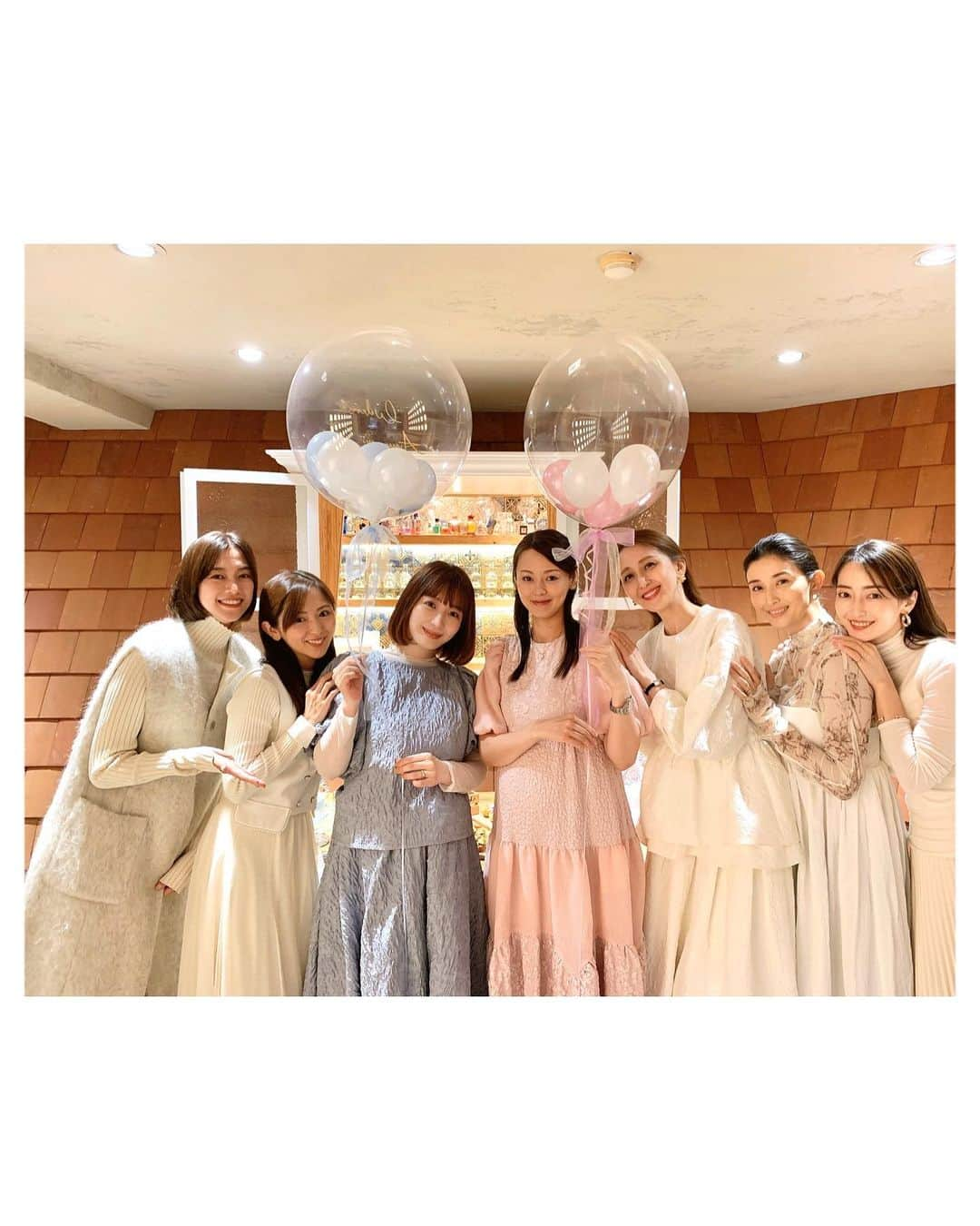 渡香奈さんのインスタグラム写真 - (渡香奈Instagram)「可愛すぎる妊婦's あゆむ&アンリちゃんのBaby Shower🩵🩵 2人に喜んでもらえてよかったー😆元気な赤ちゃん産んでね！🥹✨✨ 孫が産まれる気分でものすごくたのしみにしています👵🏼💕w #babyshower #ベビーシャワー #sholayered #sholayeredcafe #ケータリング #バルーン #aloparty #baby #おむつケーキ #cake #cafe #party」11月20日 0時54分 - kanarina1261