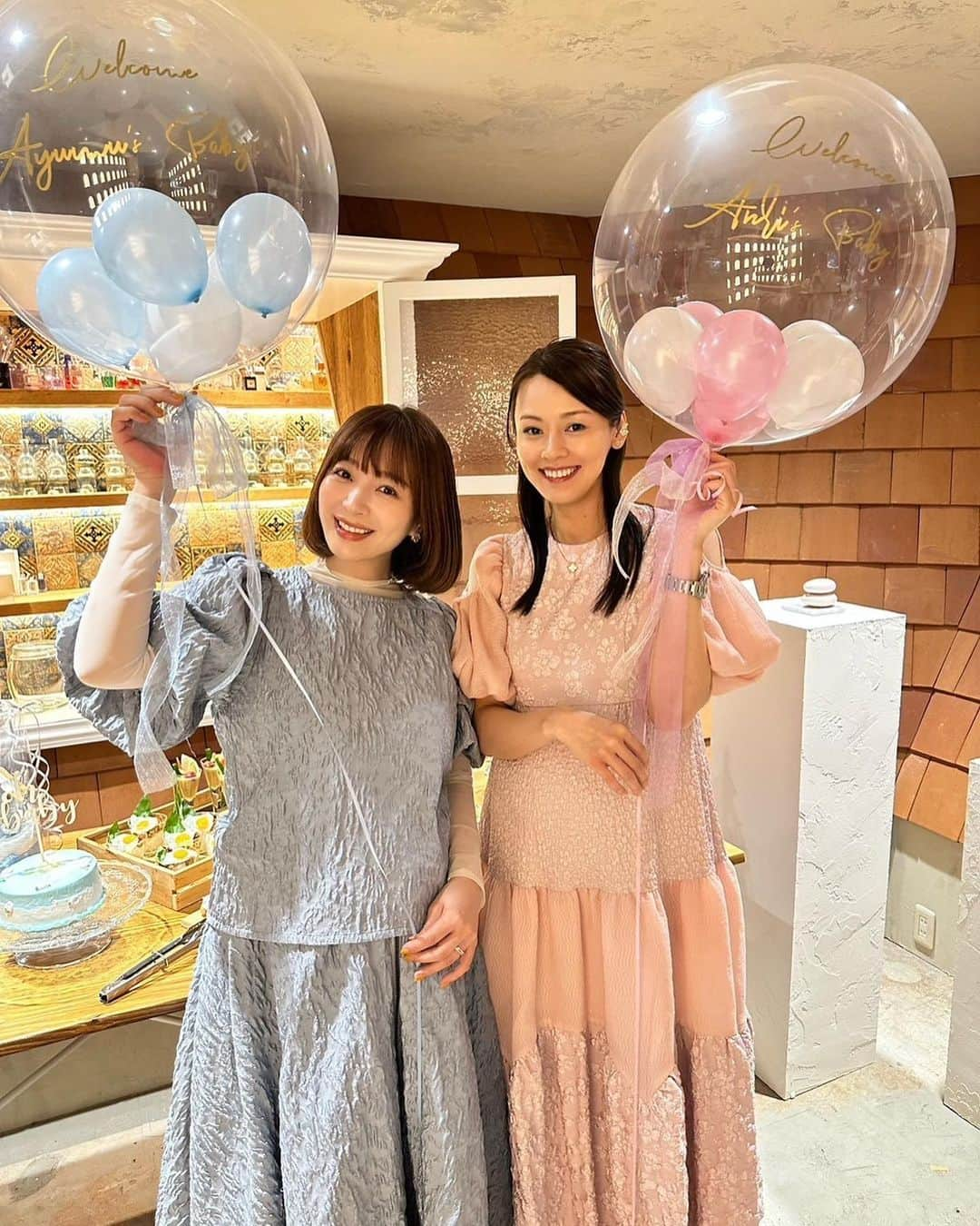 渡香奈さんのインスタグラム写真 - (渡香奈Instagram)「可愛すぎる妊婦's あゆむ&アンリちゃんのBaby Shower🩵🩵 2人に喜んでもらえてよかったー😆元気な赤ちゃん産んでね！🥹✨✨ 孫が産まれる気分でものすごくたのしみにしています👵🏼💕w #babyshower #ベビーシャワー #sholayered #sholayeredcafe #ケータリング #バルーン #aloparty #baby #おむつケーキ #cake #cafe #party」11月20日 0時54分 - kanarina1261