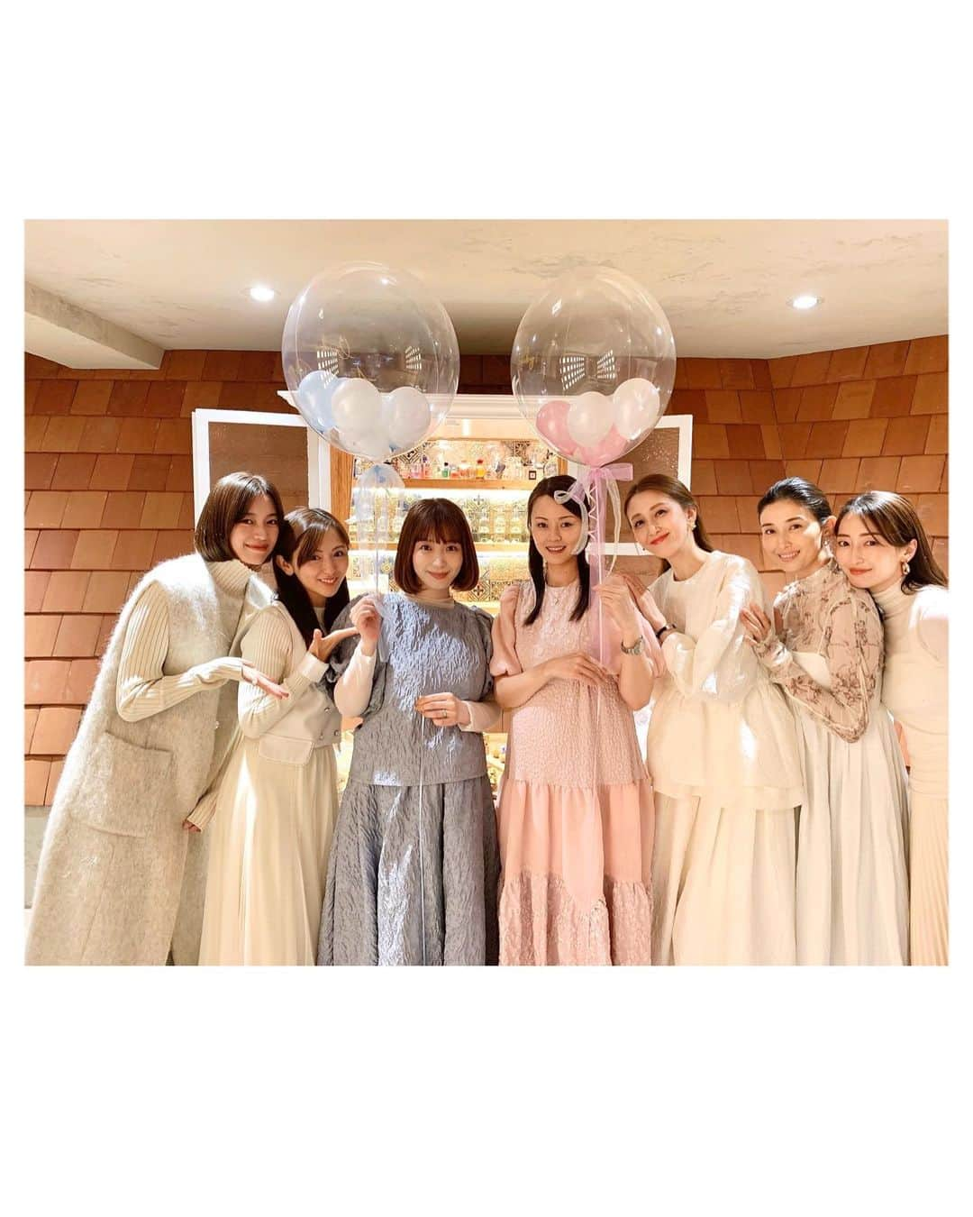 渡香奈さんのインスタグラム写真 - (渡香奈Instagram)「可愛すぎる妊婦's あゆむ&アンリちゃんのBaby Shower🩵🩵 2人に喜んでもらえてよかったー😆元気な赤ちゃん産んでね！🥹✨✨ 孫が産まれる気分でものすごくたのしみにしています👵🏼💕w #babyshower #ベビーシャワー #sholayered #sholayeredcafe #ケータリング #バルーン #aloparty #baby #おむつケーキ #cake #cafe #party」11月20日 0時54分 - kanarina1261