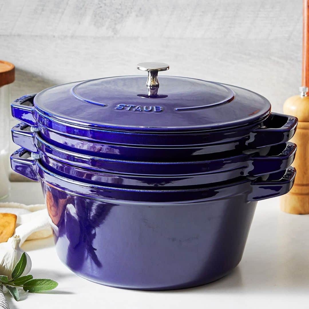 Staub USA（ストウブ）さんのインスタグラム写真 - (Staub USA（ストウブ）Instagram)「⭐ Black Friday Starts Now ⭐ Swipe to view our cast iron savings that are now live on our site. 👉 Our 5-quart tall cocotte, 10-inch fry pan, and stackable set are specially priced as low as $99. These French-Made enameled cast iron pieces are built to be passed down from generation to generation. Take advantage of these savings now at the link in our bio before we sell out. #madeinstaub #castiron #enameledcastiron #foodie #foodiegiftideas #blackfriday」11月20日 1時00分 - staub_usa