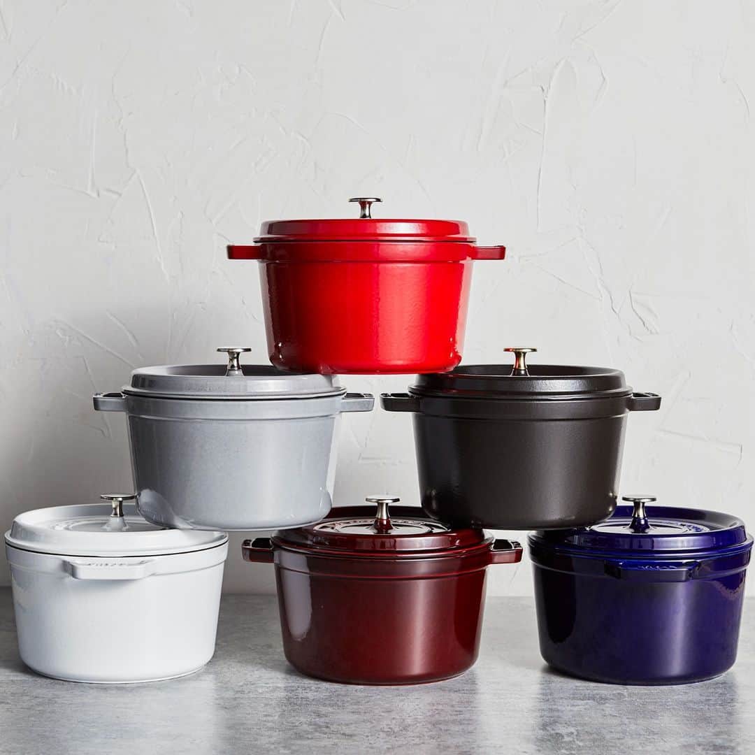 Staub USA（ストウブ）のインスタグラム：「⭐ Black Friday Starts Now ⭐ Swipe to view our cast iron savings that are now live on our site. 👉 Our 5-quart tall cocotte, 10-inch fry pan, and stackable set are specially priced as low as $99. These French-Made enameled cast iron pieces are built to be passed down from generation to generation. Take advantage of these savings now at the link in our bio before we sell out. #madeinstaub #castiron #enameledcastiron #foodie #foodiegiftideas #blackfriday」