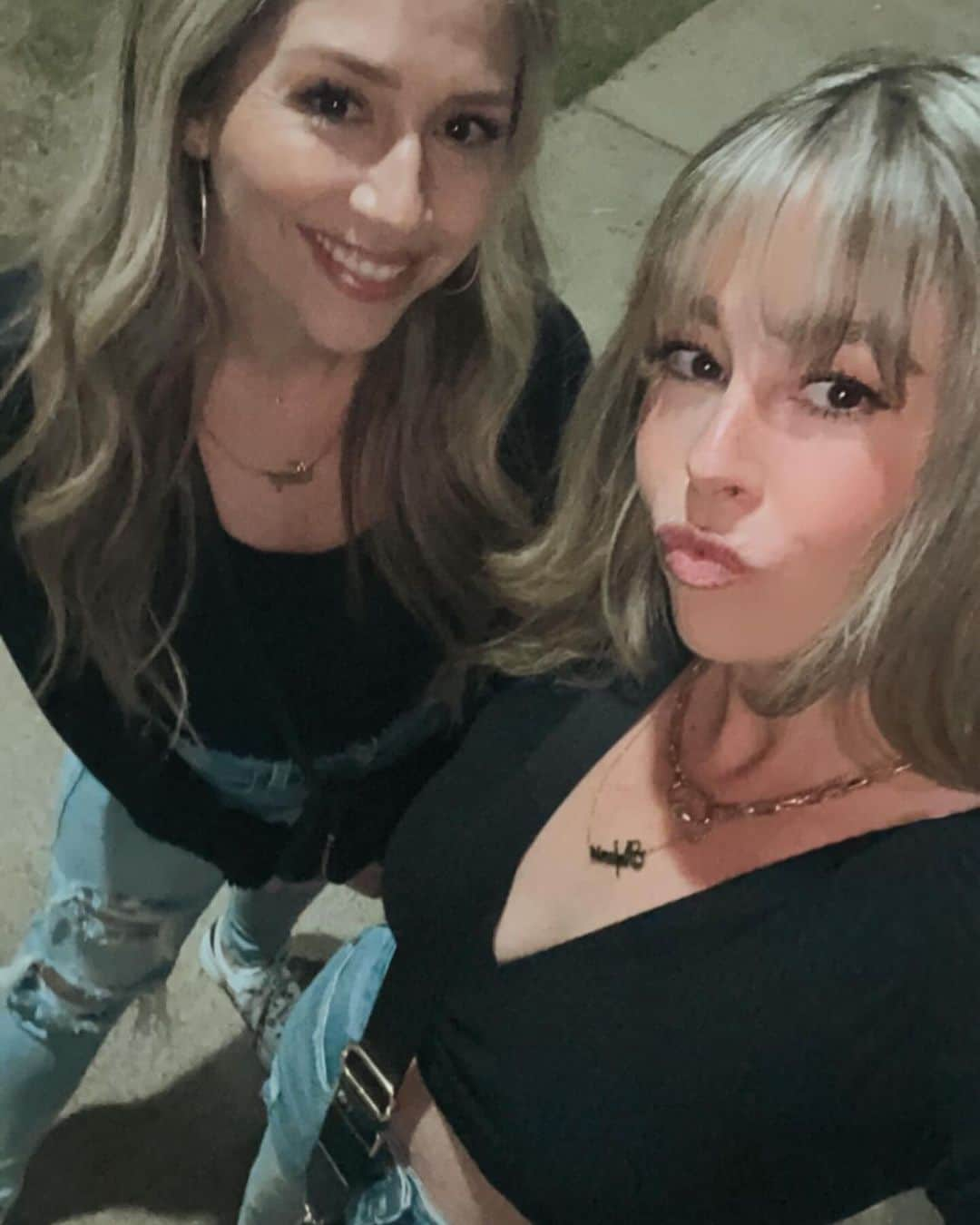 Tracy and Stefanieさんのインスタグラム写真 - (Tracy and StefanieInstagram)「bday nights 🎂 Why do we look like twins in these?! 😆 👯‍♀️ comment your bday below ✨」11月20日 1時33分 - eleventhgorgeous