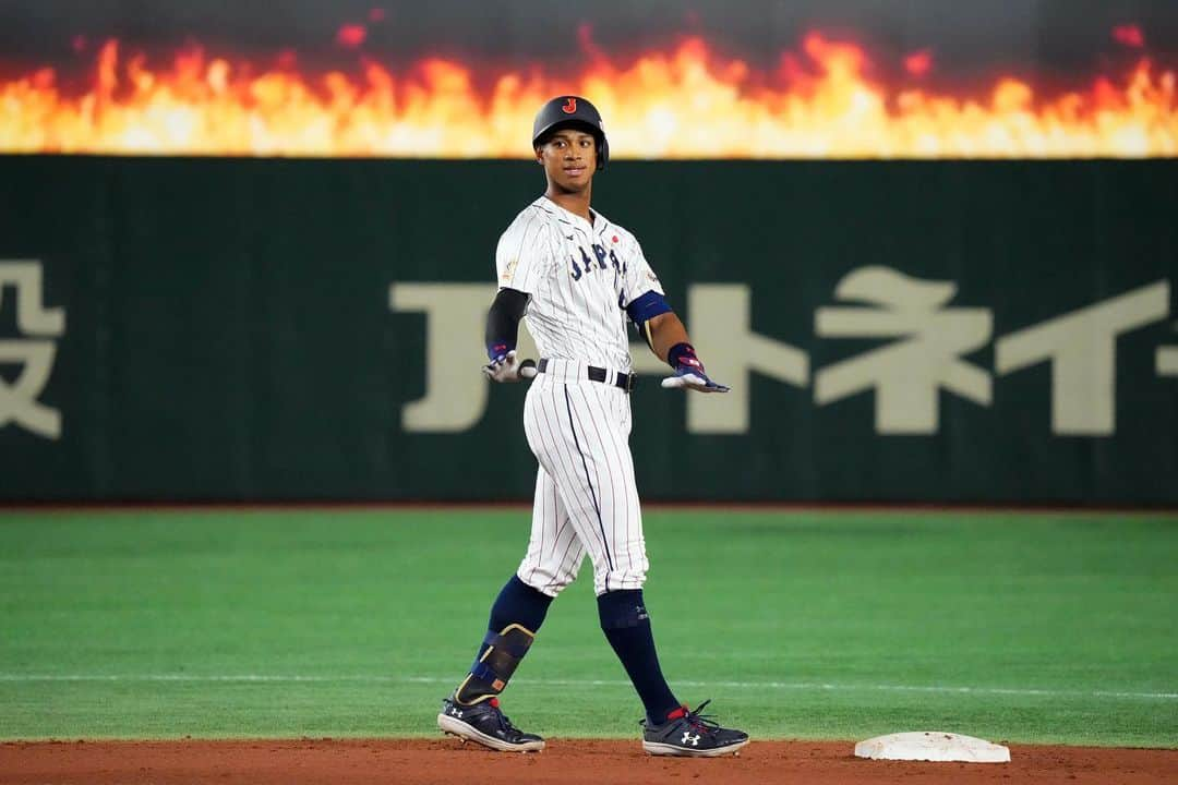 侍ジャパンさんのインスタグラム写真 - (侍ジャパンInstagram)「19日、東京ドームで「カーネクスト アジアプロ野球チャンピオンシップ2023」の決勝戦が行われ、韓国と対戦した侍ジャパン。延長タイブレークの末に門脇誠選手のサヨナラ打で4対3と逆転サヨナラ勝ちを収め、大会連覇を果たしました。  https://www.japan-baseball.jp/jp/news/press/20231119_1.html  #侍ジャパン #アジチャン #井端弘和 #今井達也 #牧秀悟 #根本悠楓 #万波中正 #桐敷拓馬 #古賀悠斗 #門脇誠」11月20日 1時31分 - samuraijapan_official