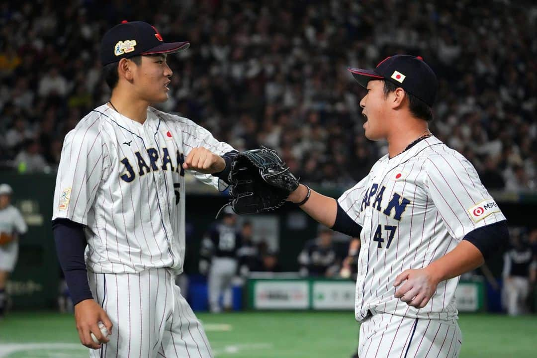 侍ジャパンさんのインスタグラム写真 - (侍ジャパンInstagram)「19日、東京ドームで「カーネクスト アジアプロ野球チャンピオンシップ2023」の決勝戦が行われ、韓国と対戦した侍ジャパン。延長タイブレークの末に門脇誠選手のサヨナラ打で4対3と逆転サヨナラ勝ちを収め、大会連覇を果たしました。  https://www.japan-baseball.jp/jp/news/press/20231119_1.html  #侍ジャパン #アジチャン #井端弘和 #今井達也 #牧秀悟 #根本悠楓 #万波中正 #桐敷拓馬 #古賀悠斗 #門脇誠」11月20日 1時31分 - samuraijapan_official