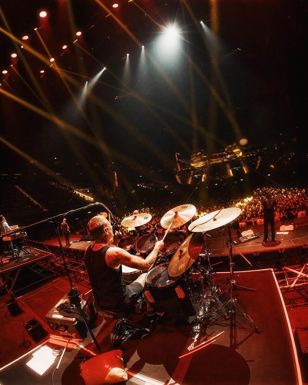 マストドンさんのインスタグラム写真 - (マストドンInstagram)「Still blown away by how amazing Buenos Aires was! Thank you Argentina 🤘🏽  Santiago, Chile tonight with @gojiraofficial 🇨🇱  📸 @shotbyhvnter   #mastodon #mastodonrocks #megamonsterstour #rock #metal #livemusic #southamerica」11月20日 1時31分 - mastodonrocks