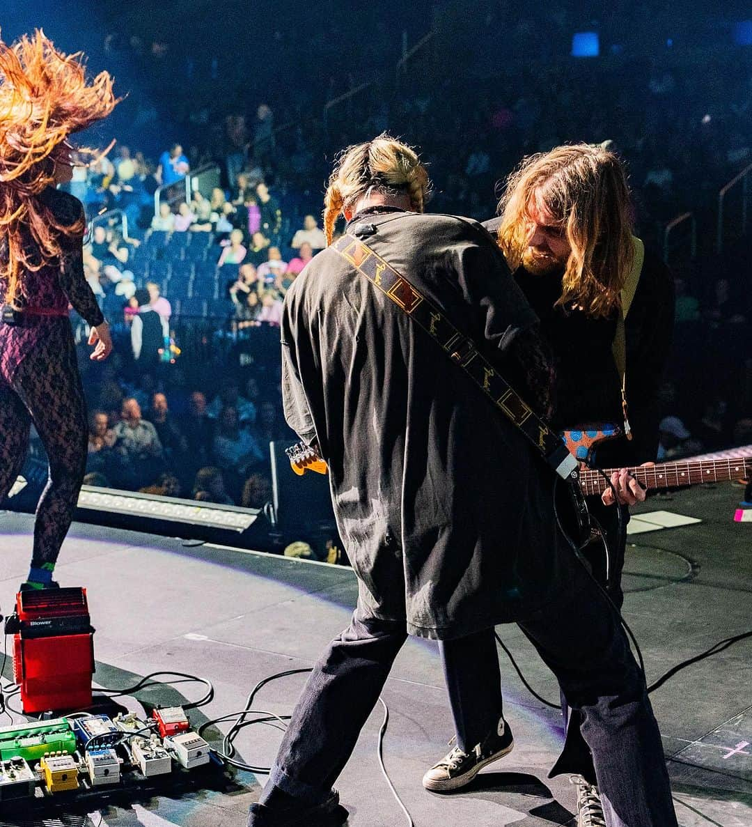 グループラブさんのインスタグラム写真 - (グループラブInstagram)「Holy SHIT tonight is the last night of us opening for @pink - we are here in Orlando so if you’re coming tonight come early and stay late!!! Gonna treasure every single last moment we got!! Lots of photos and stories to come….」11月20日 7時00分 - grouplove