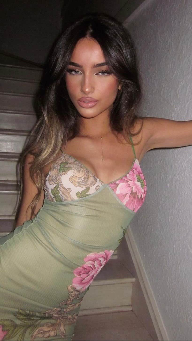 tiger Mistのインスタグラム：「Make a statement in the Julianna Dress. 💚 NOW 40% OFF!」