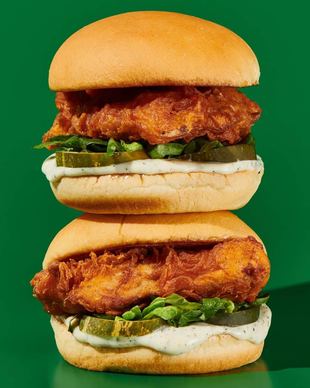 SHAKE SHACKさんのインスタグラム写真 - (SHAKE SHACKInstagram)「Your reminder that we serve crispy, white-meat chicken in four mouthwatering ways. 🤤  1. Hot Chicken  2. Avocado Bacon Chicken  3. Chicken Bites  4. Chicken Shack」11月20日 1時36分 - shakeshack