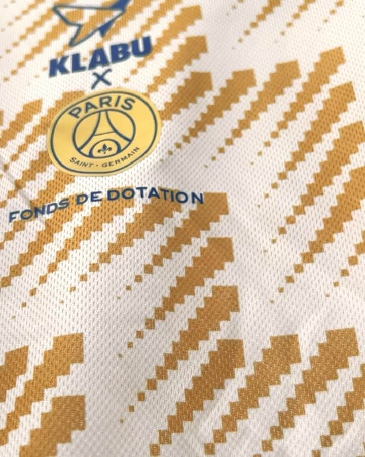 パリ・サンジェルマンFCのインスタグラム：「🔜 Discover this very special jersey – more info & release tomorrow... In collaboration with @theklabu and talented children with unbeatable spirit.   🔜 Découvrez ce maillot unique - disponible demain... En collaboration avec @theklabu et les enfants de Cox’s Bazar.」