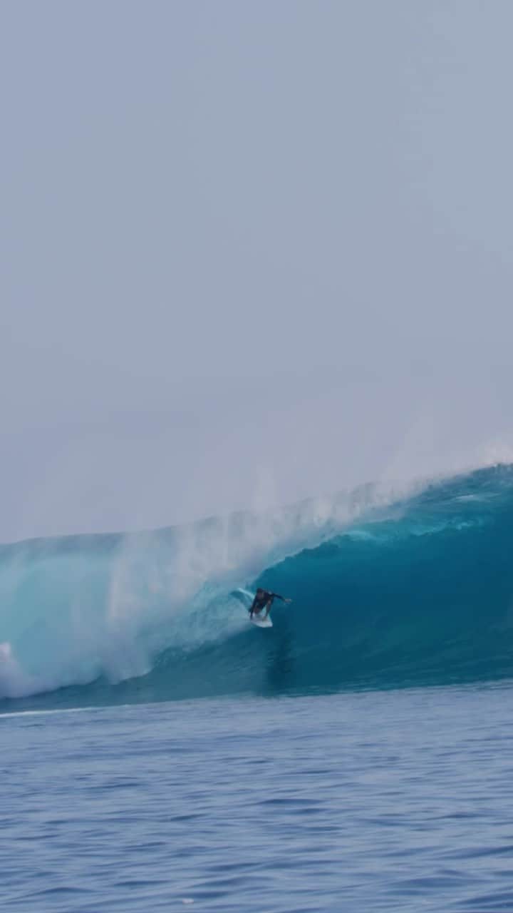世界プロサーフィン連盟（WSL）のインスタグラム：「Cloudbreak is back on the Championship Tour for 2024! Time to get those off-season practice reps in! 🇫🇯 @jackrobinson72  Video: @danscotttt | @tourismfiji」