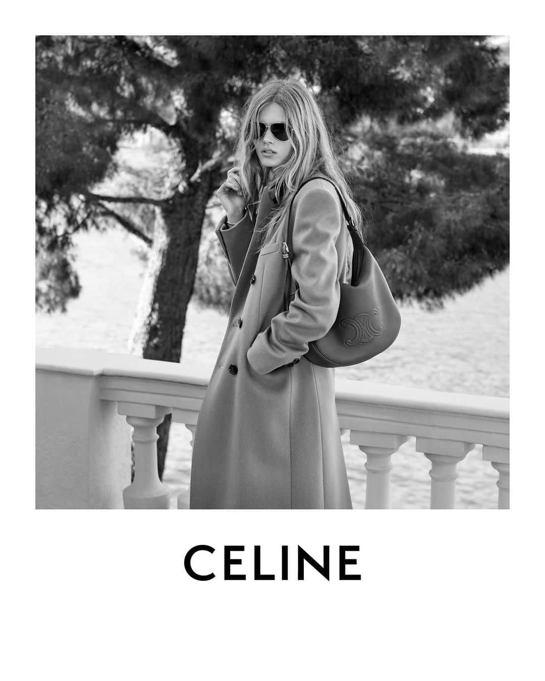 Celineのインスタグラム：「LA COLLECTION DES GRANDS CLASSIQUES 07  CELINE HÉLOÏSE BAG   CELINE TAILORING CELINE CASHMERE COAT  CELINE METAL FRAME SUNGLASSES  COLLECTION AVAILABLE NOW IN STORES AND ON CELINE.COM  IDA @HEDISLIMANE PHOTOGRAPHY AND STYLING SAINT-JEAN-CAP-FERRAT MARCH 2023  #CELINEBYHEDISLIMANE」