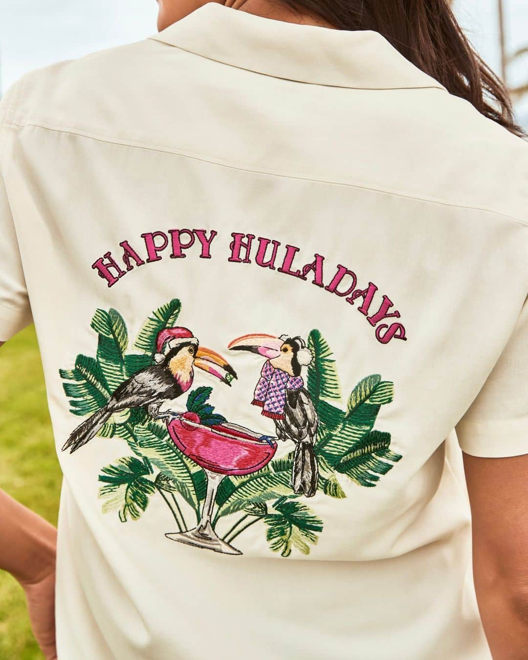 トミー バハマさんのインスタグラム写真 - (トミー バハマInstagram)「Holiday-Exclusive Shirts? *Toucan* play at that game! Get yours before the last one takes flight.」11月20日 2時01分 - tbahama