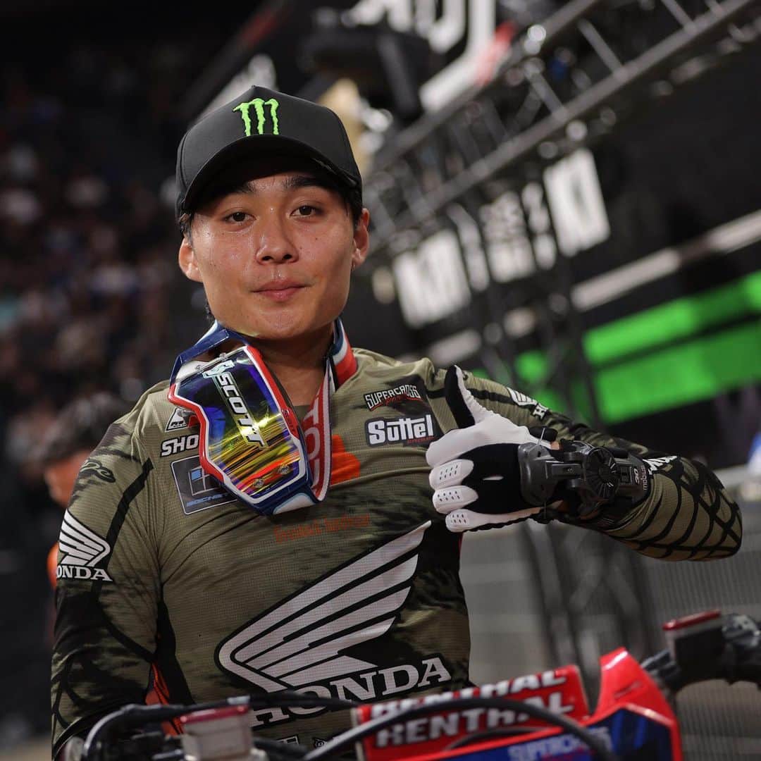 Racer X Onlineのインスタグラム：「Jo Shimoda is your 2023 prince of Paris 🏆🇫🇷 @supercross_de_paris photos @crunch724 #ParisSupercross」