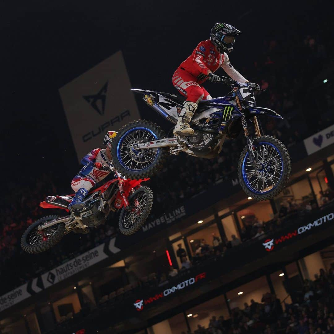 Racer X Onlineさんのインスタグラム写真 - (Racer X OnlineInstagram)「Jett Lawrence keeps the ball rolling @supercross_de_paris Your 2023 King of Paris 👑 What did you guys think of the 40th edition of Paris Supercross⁉️ Photos @crunch724 #ParisSupercross」11月20日 3時01分 - racerxonline