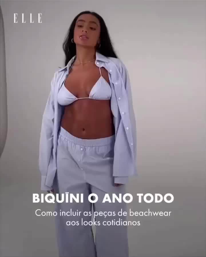 ELLE Brasilのインスタグラム：「O verão ainda não chegou oficialmente (apesar de parecer), mas isso não significa que os seus bíquinis devem ficar parados no armário até lá 一 ainda mais com as ondas de calor que atingem algumas áreas do Brasil. 👙   Dos sutiãs que viram croppeds às calcinhas que têm suas laterais levantadas, na galeria, você garante a dose de inspiração para experimentar essa tendência já!」