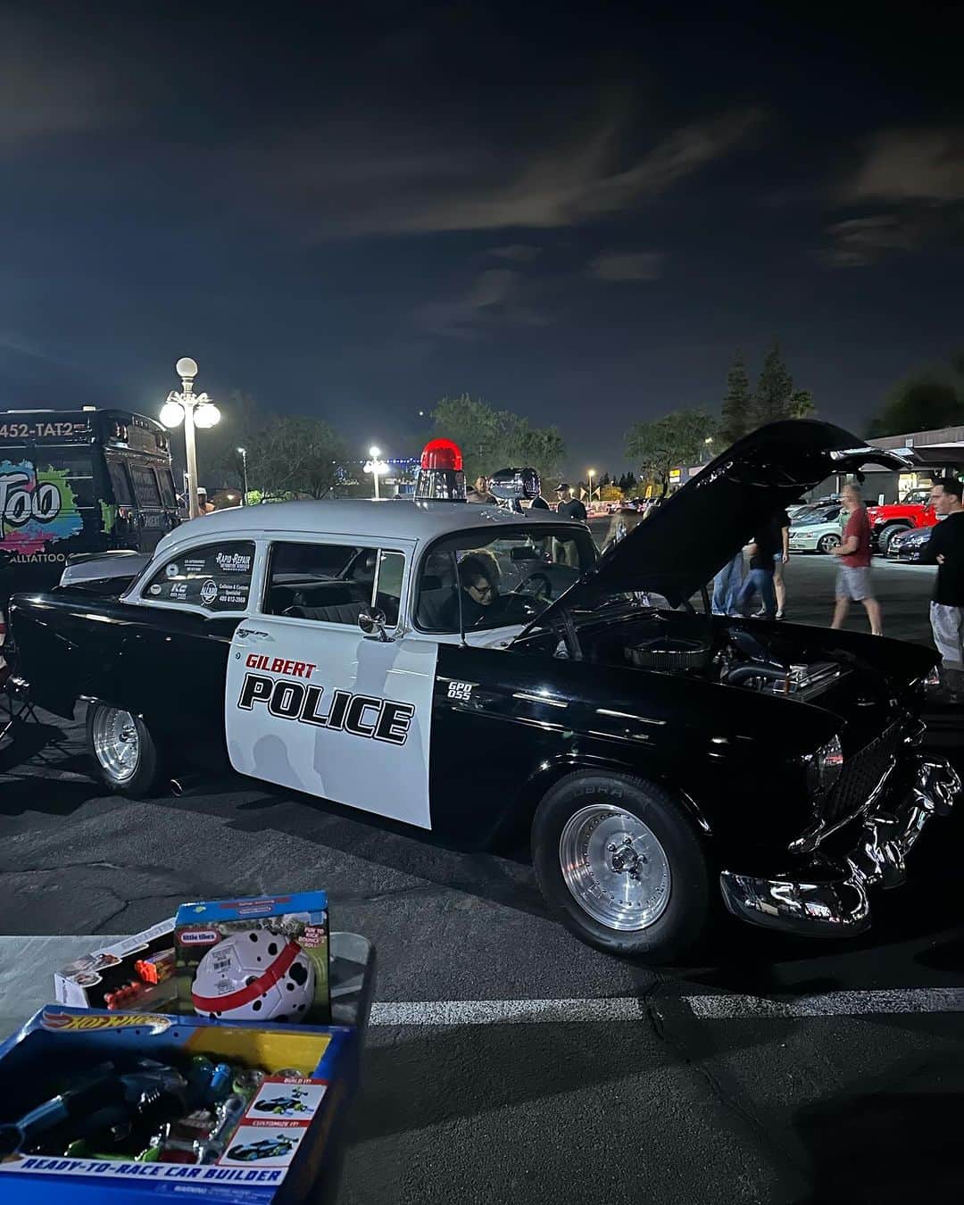 コーディー・ウォーカーさんのインスタグラム写真 - (コーディー・ウォーカーInstagram)「Thanks to all who came out to support the @reachoutww @fuelfest “Park and Chill” to raise toys for @gilbertpolice Blue Line of Love Toy drive. I posted about it only 5 days before and  wasn’t sure what the turn out would be 🤷‍♂️…. But you all showed up and we took over the entire parking lot!!! Blown away, thanks for the support 👊👊👊 ❤️」11月20日 3時29分 - codybwalker