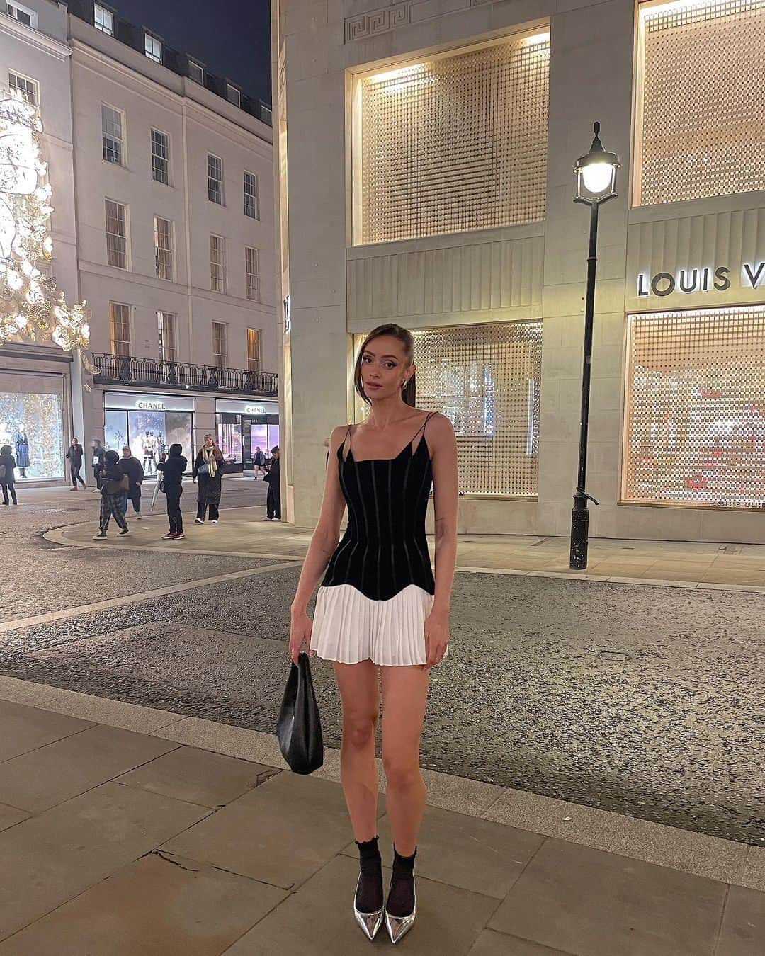 ASOSのインスタグラム：「The dress of the SZN As Seen On @frankiegascoine [she/her] 🖤   🔎 shop the edit on ASOS #ASOSYourWay」