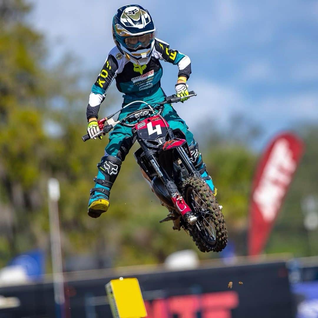 Racer X Onlineのインスタグラム：「Racing is underway @unlimitedsportsmx for the 52nd THOR Mini Os 🐊 Tune into @racertv all week for all the race action LIVE 📺 Photos @tonyc693 #MiniOs #RacerTV」